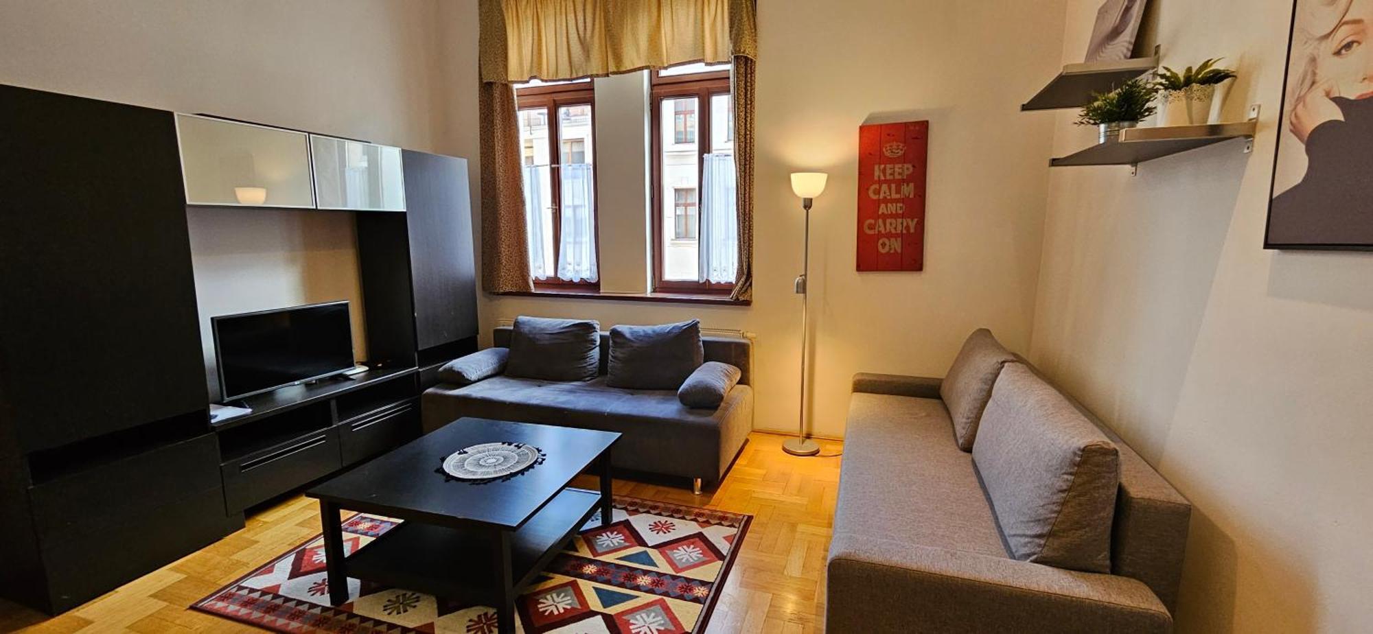 Cozy With Garage At Gozsdu Passage Apartment Budapest