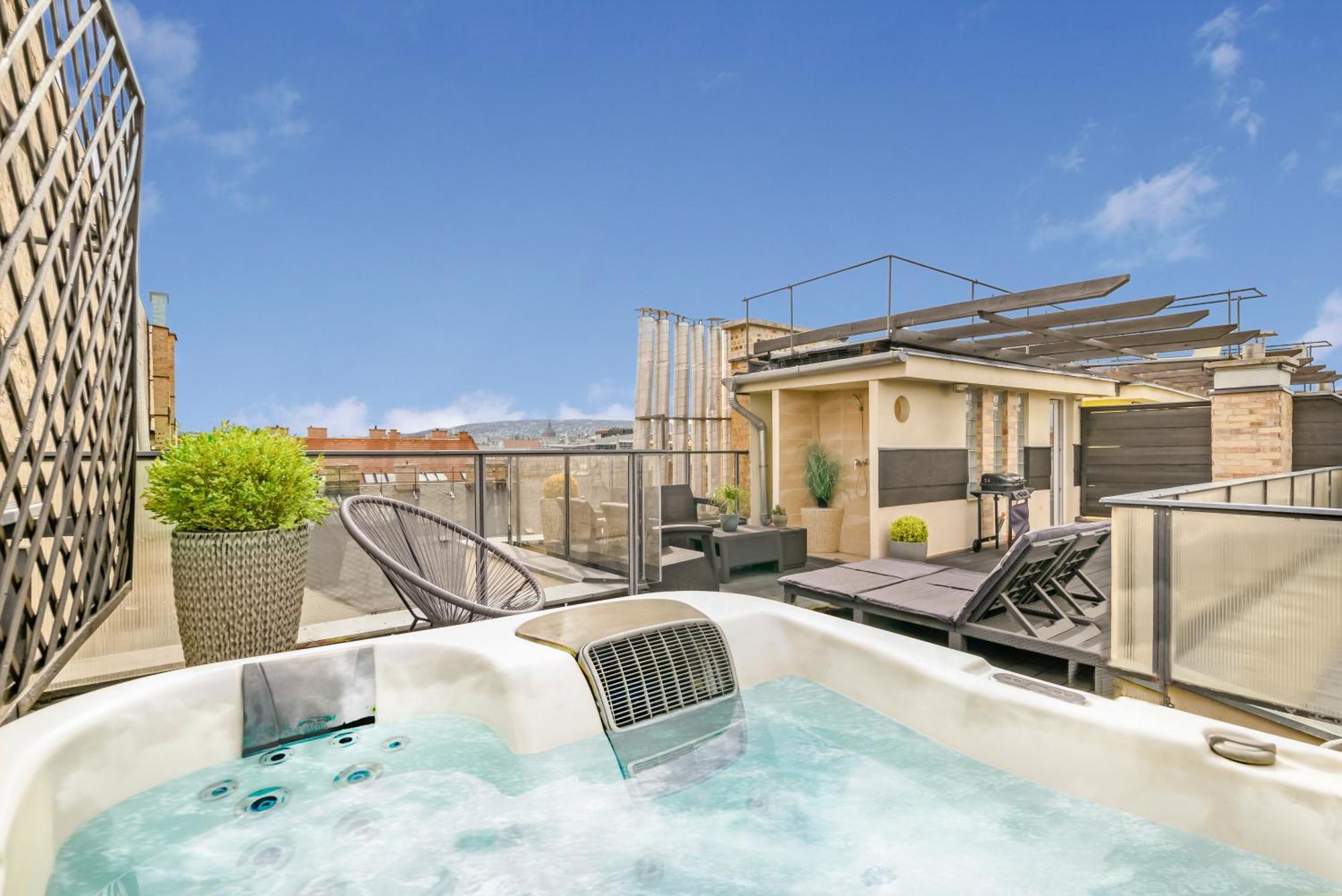 Triplex, Rooftop With Parlament View & Jacuzzi Apartament Budapeszt