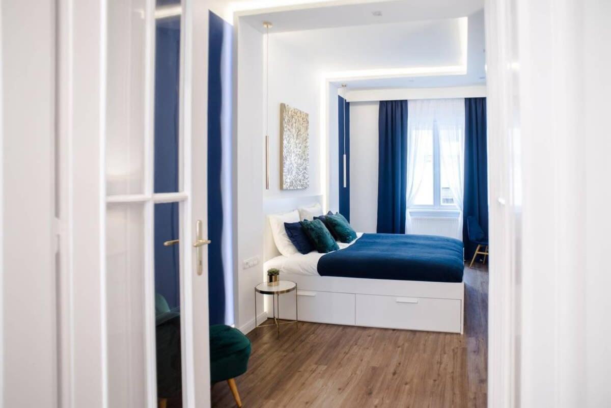Elegant Design In Vibrant Center * Budapešť