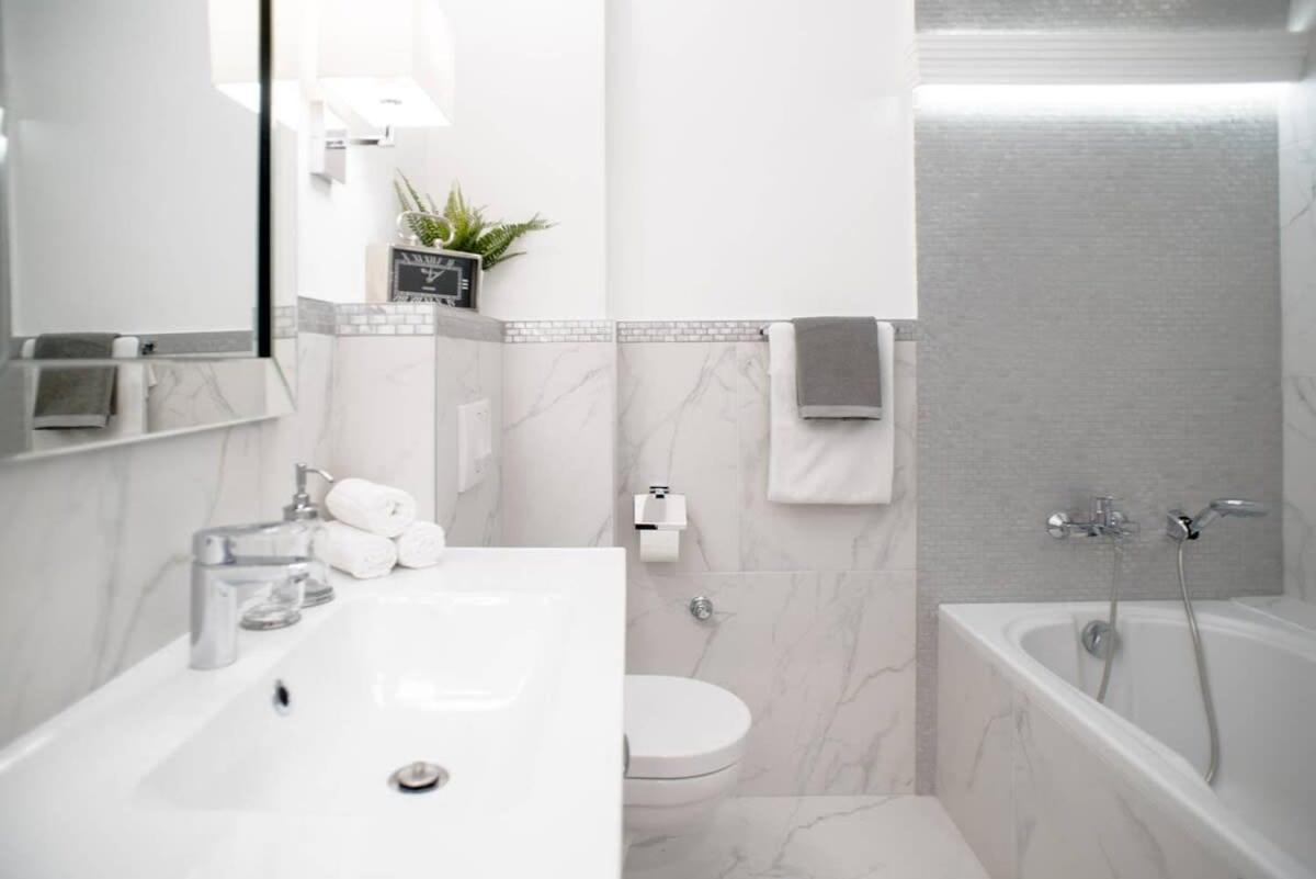 Appartement Elegant Design In Vibrant Center
