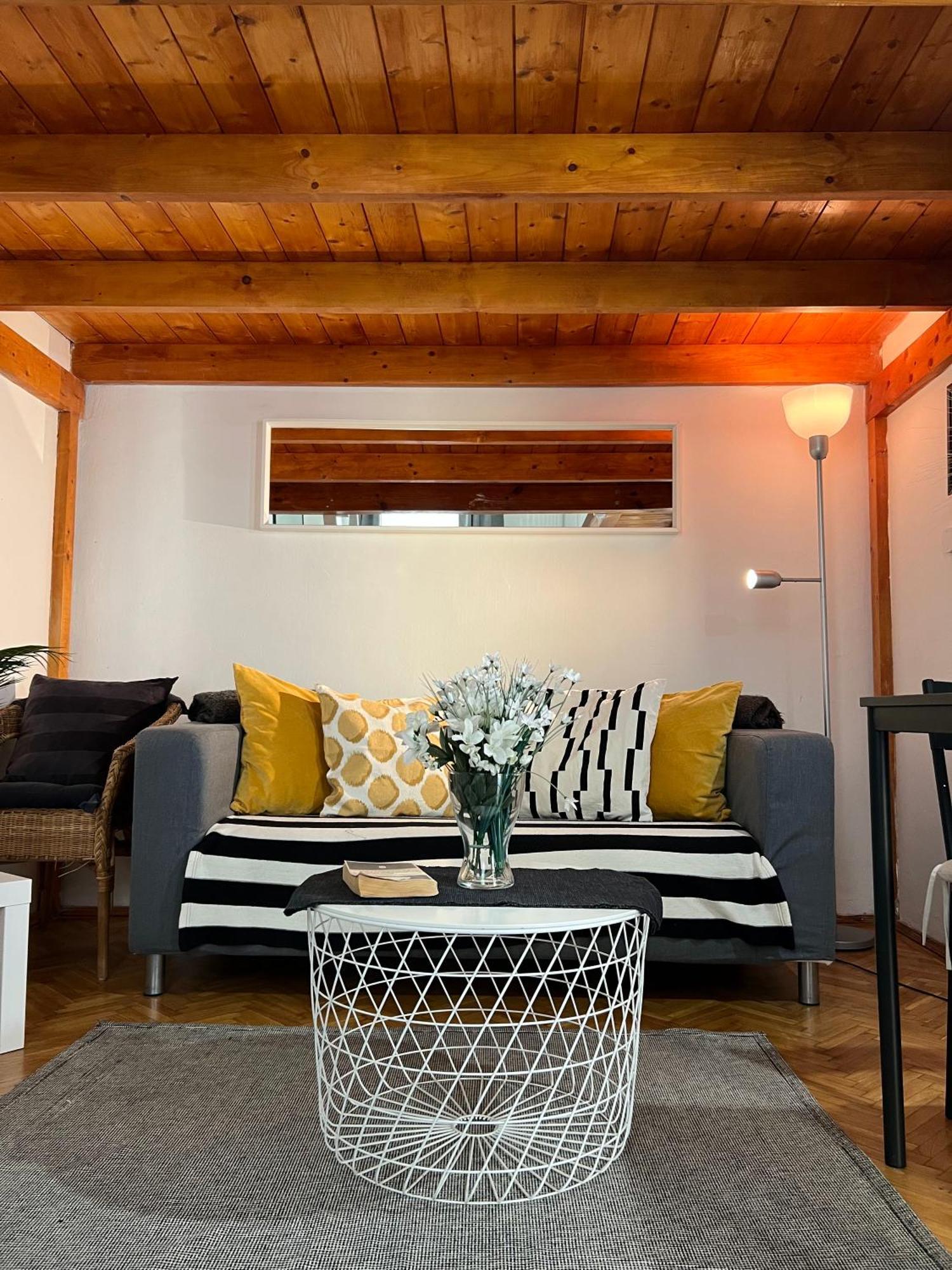 Lovely Little Loft In The Heart Of *