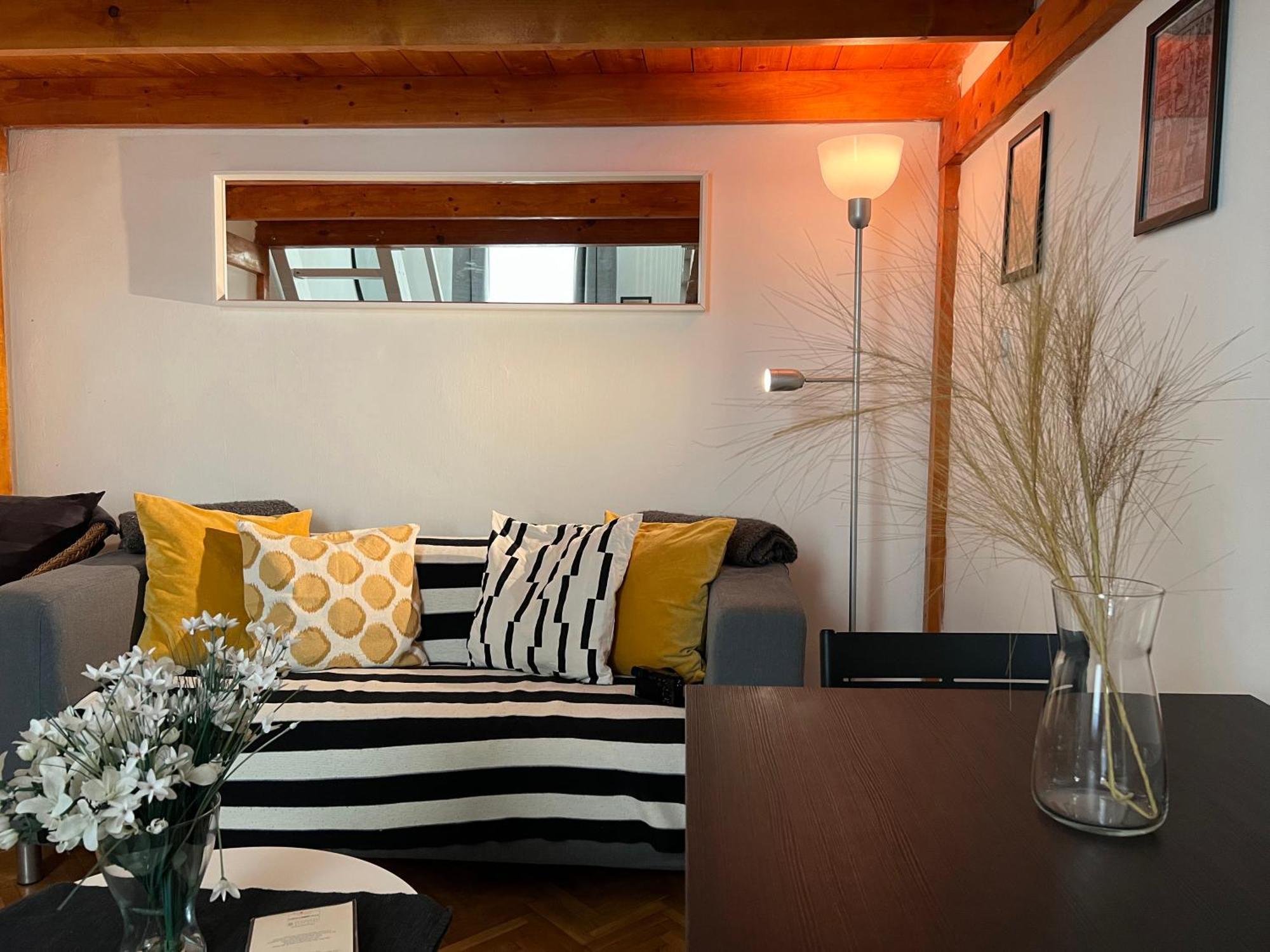 Lovely Little Loft In The Heart Of Apartment