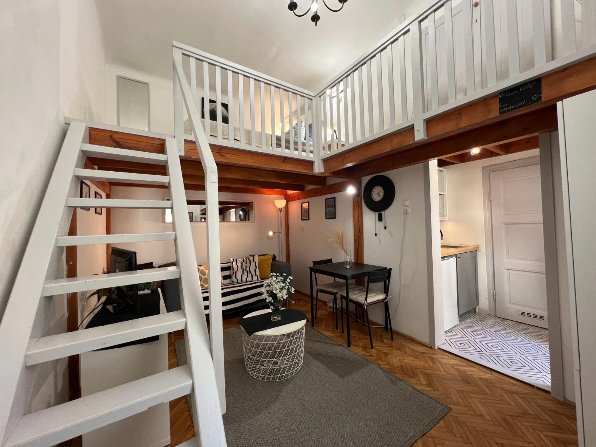 Lovely Little Loft In The Heart Of Apartment *