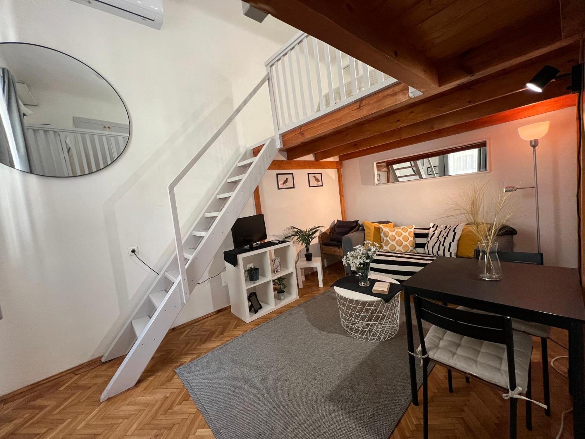 Lovely Little Loft In The Heart Of Apartment Budapest