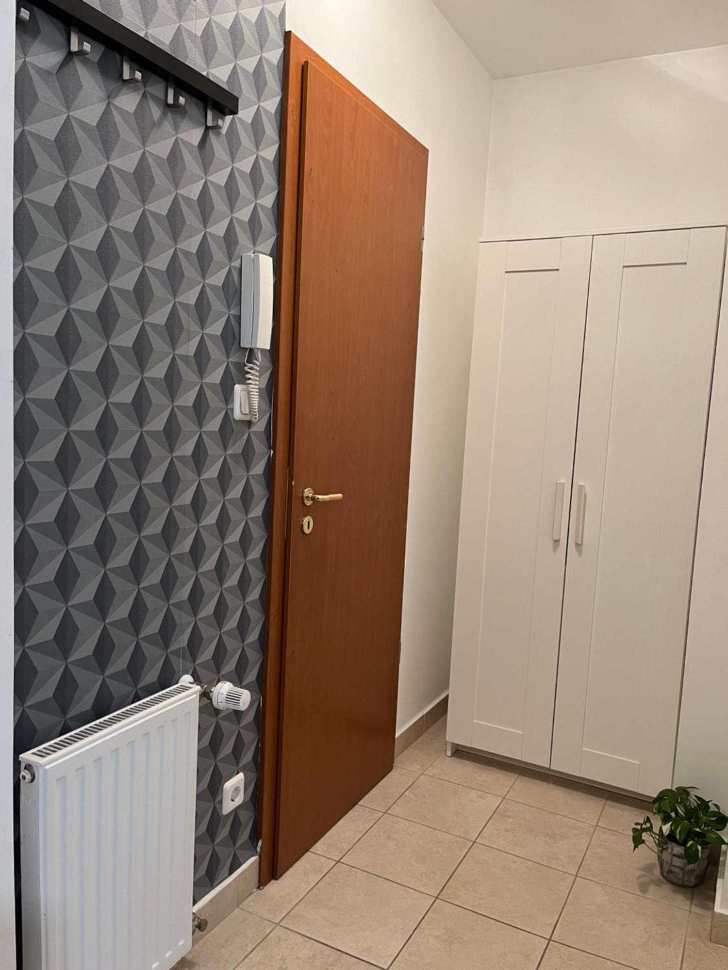 Appartement Center With Optional Garage
