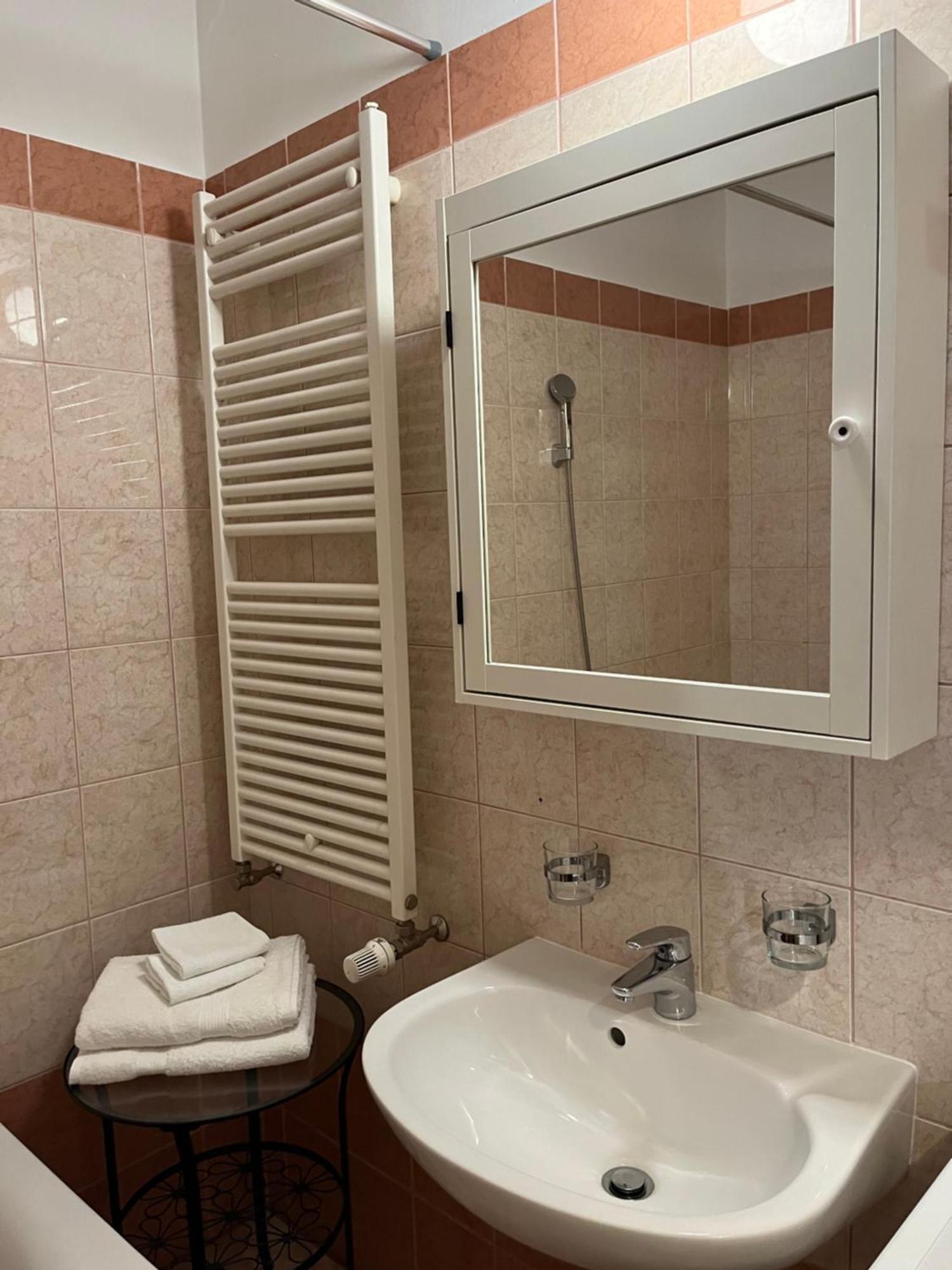 Center With Optional Garage Lejlighed Budapest