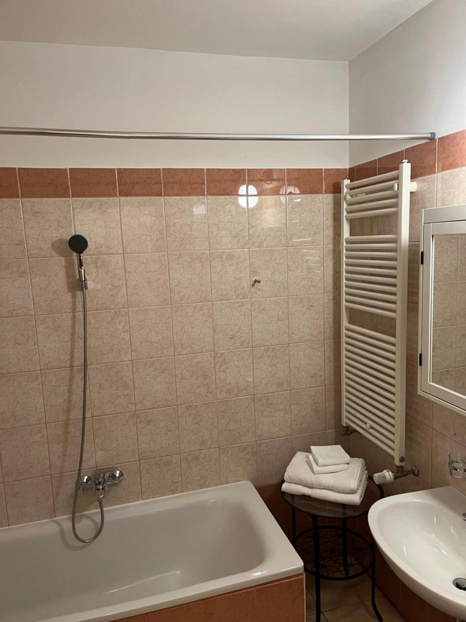 Ic Comfort 2 Bedrooms Garage Option * Budapest