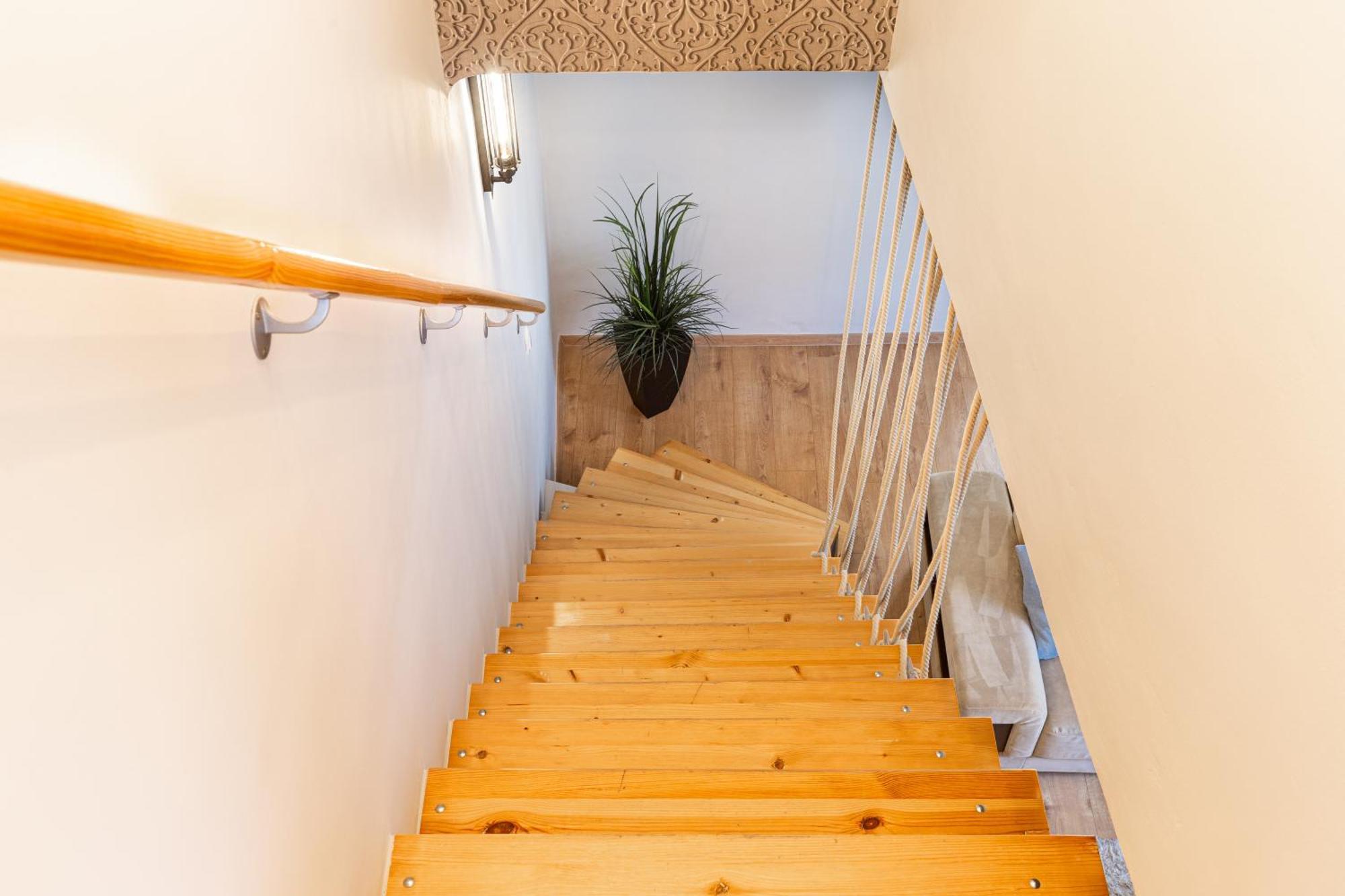 Cozy, 2 Bedrooms Next To New York Cafe Appartamento *