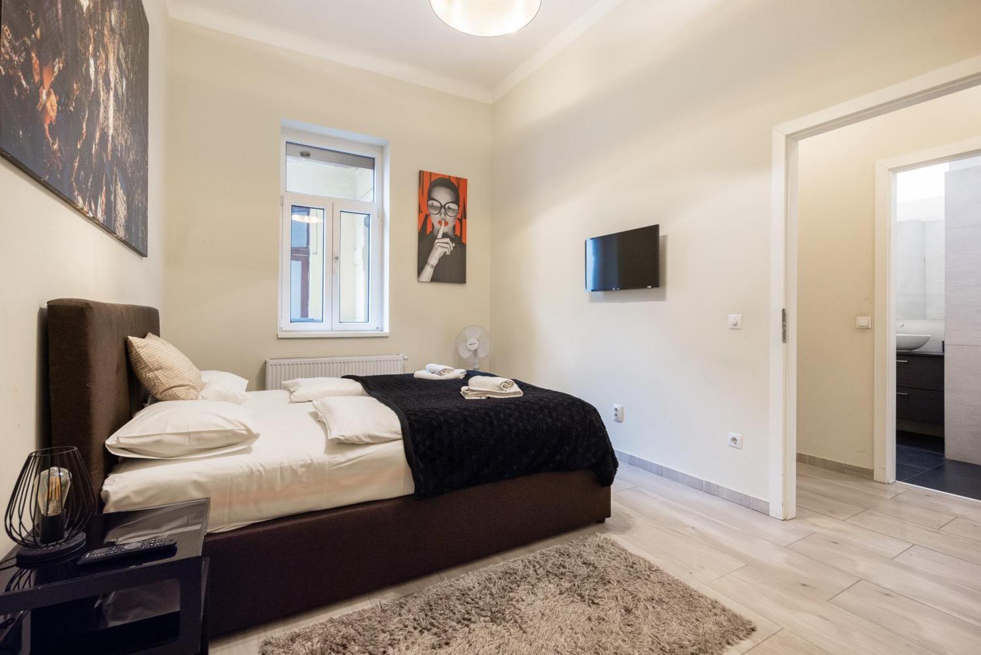 Appartamento Your 3-bdrm At Szimpla Kert