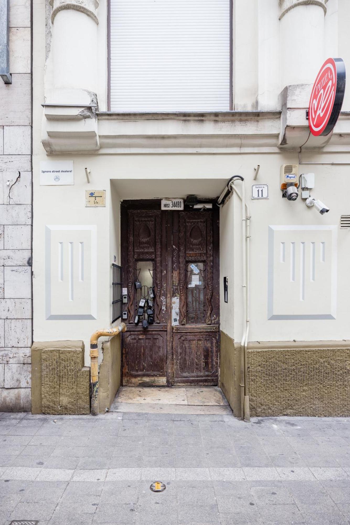Appartamento Your 3-bdrm At Szimpla Kert *