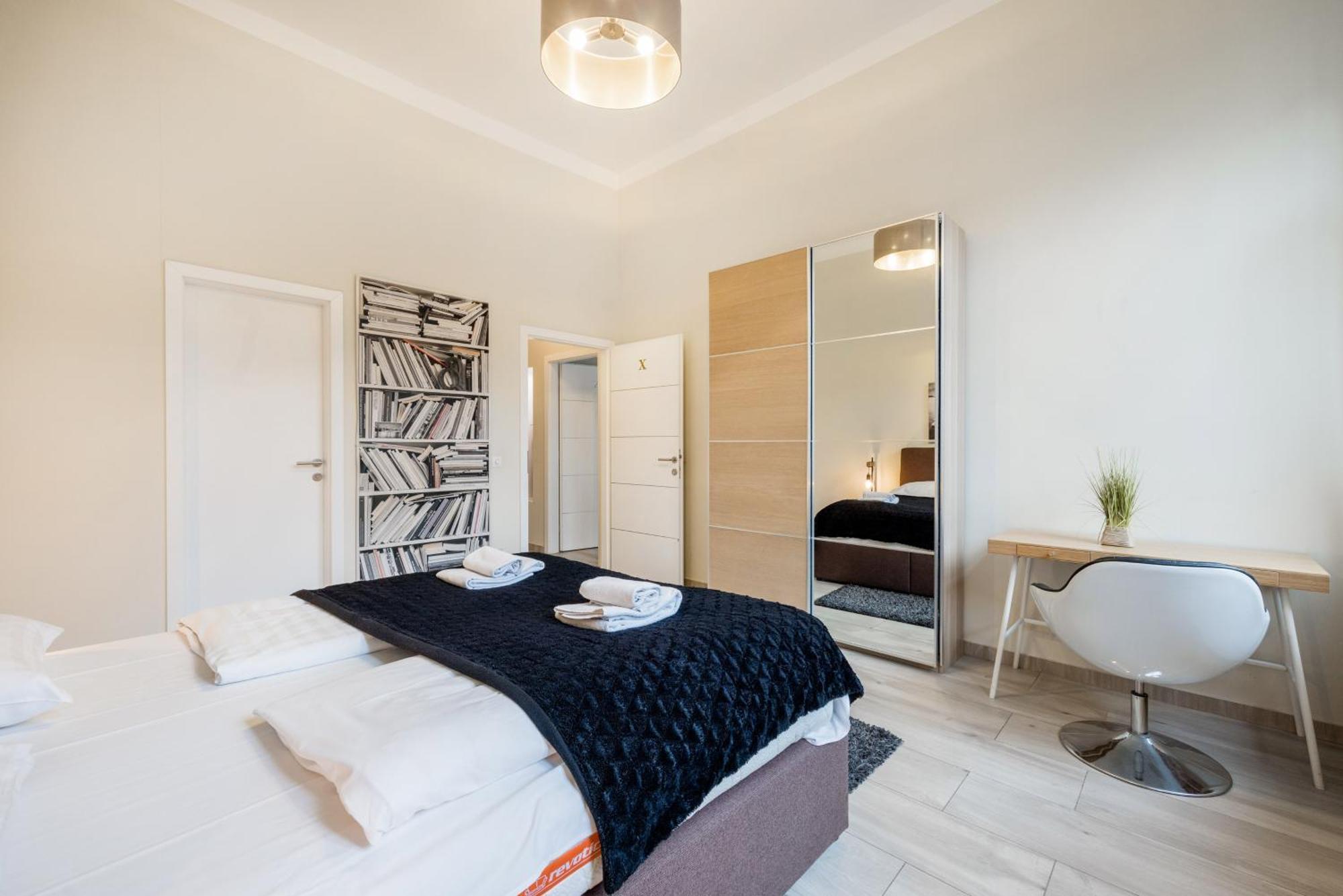 Appartamento Your 3-bdrm At Szimpla Kert *