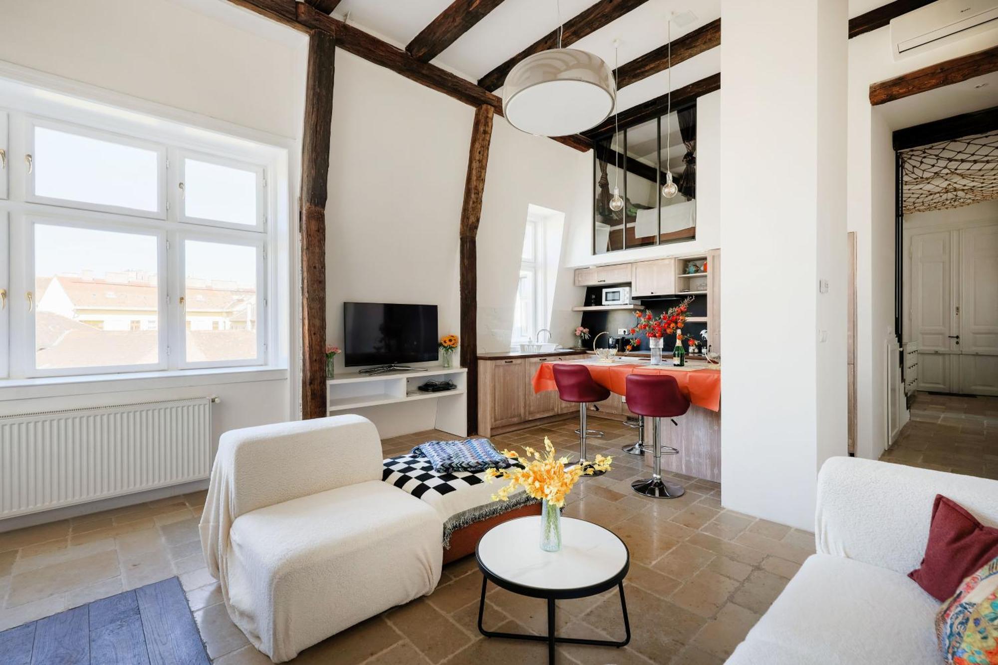 Charming By The Great Synagogue Apartman
