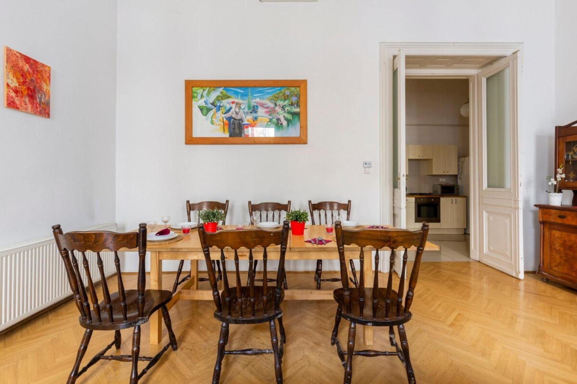 Bourgeois Elegance In The Heart Of Apartment Budapest