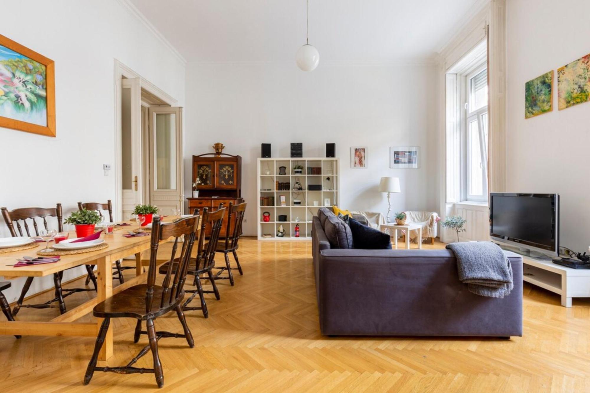 Apartment Bourgeois Elegance In The Heart Of