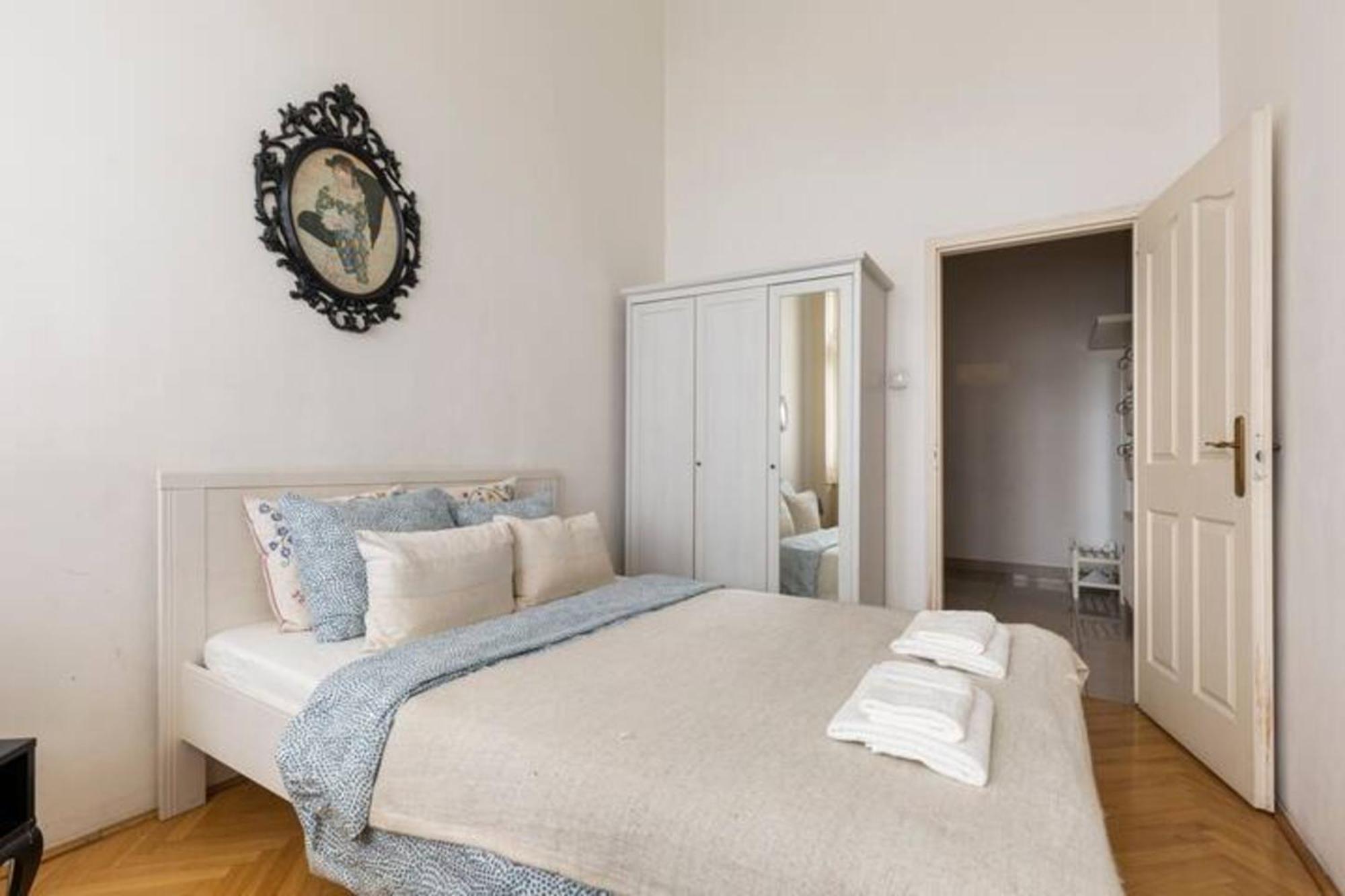 Apartment Bourgeois Elegance In The Heart Of *