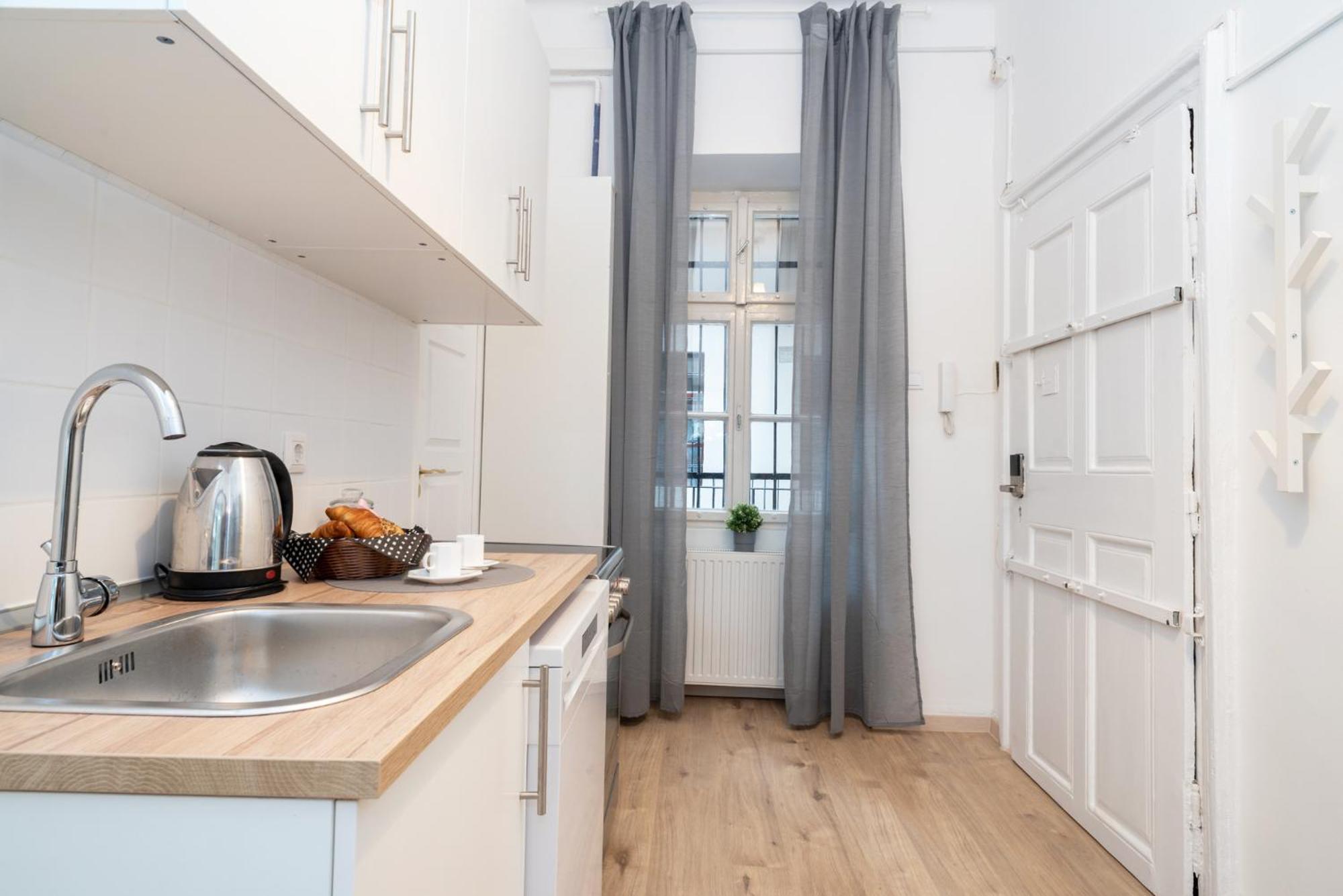 Lejlighed Vaci Street Centre Modern With 3brs Ac *