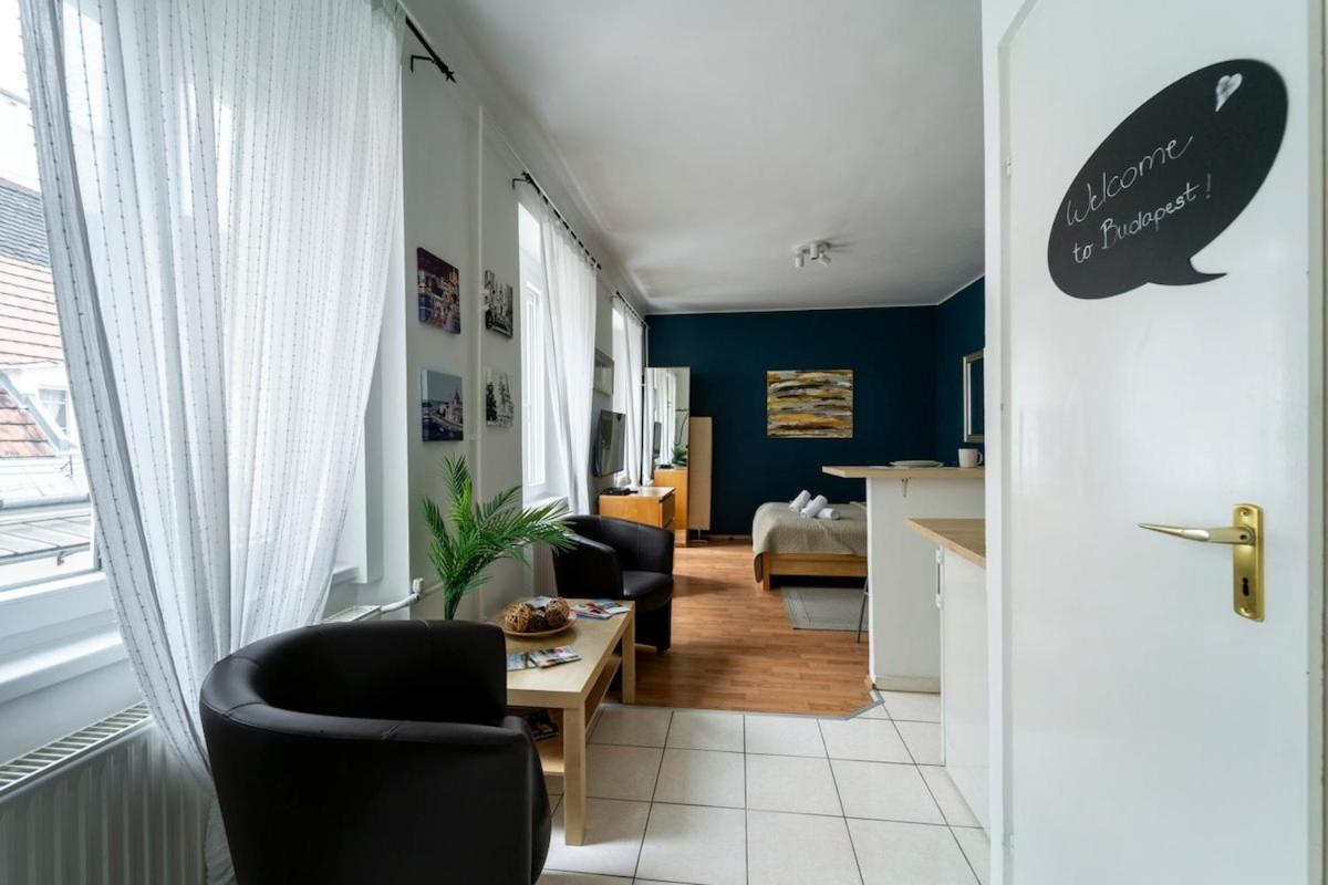 Lovely In The Heart Of Downtown Appartamento Budapest