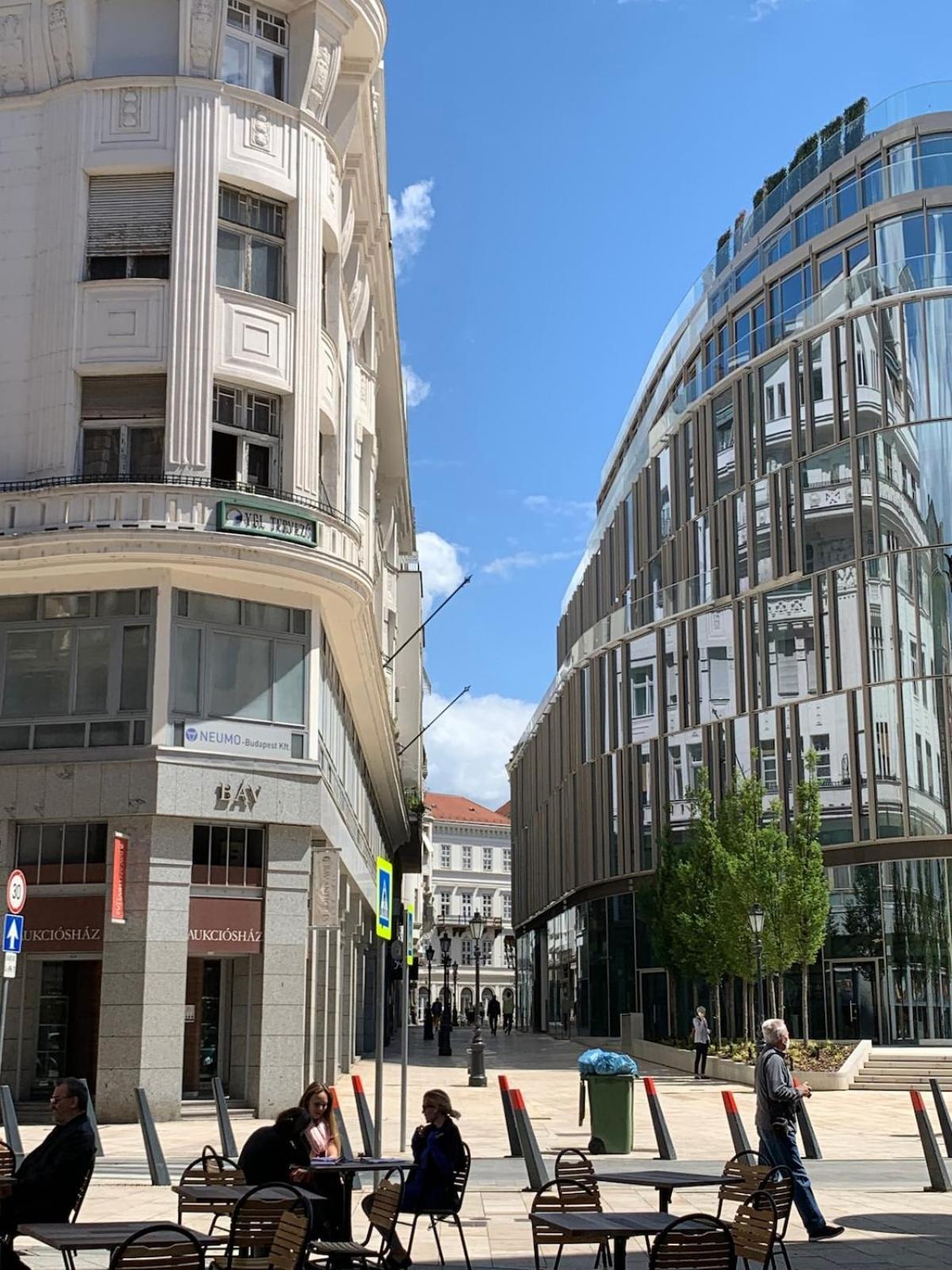 Lovely In The Heart Of Downtown *