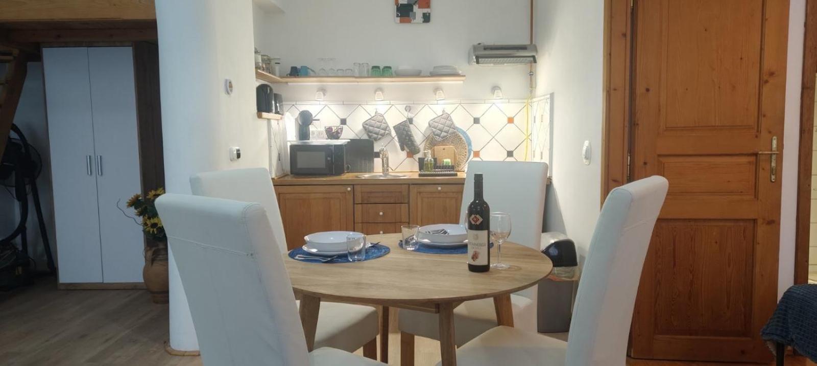 W15 Apartment *
