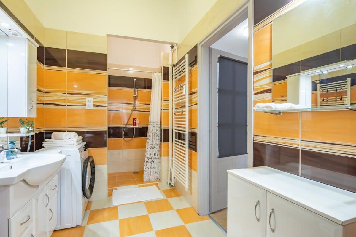 Apartman Large And Comfy *