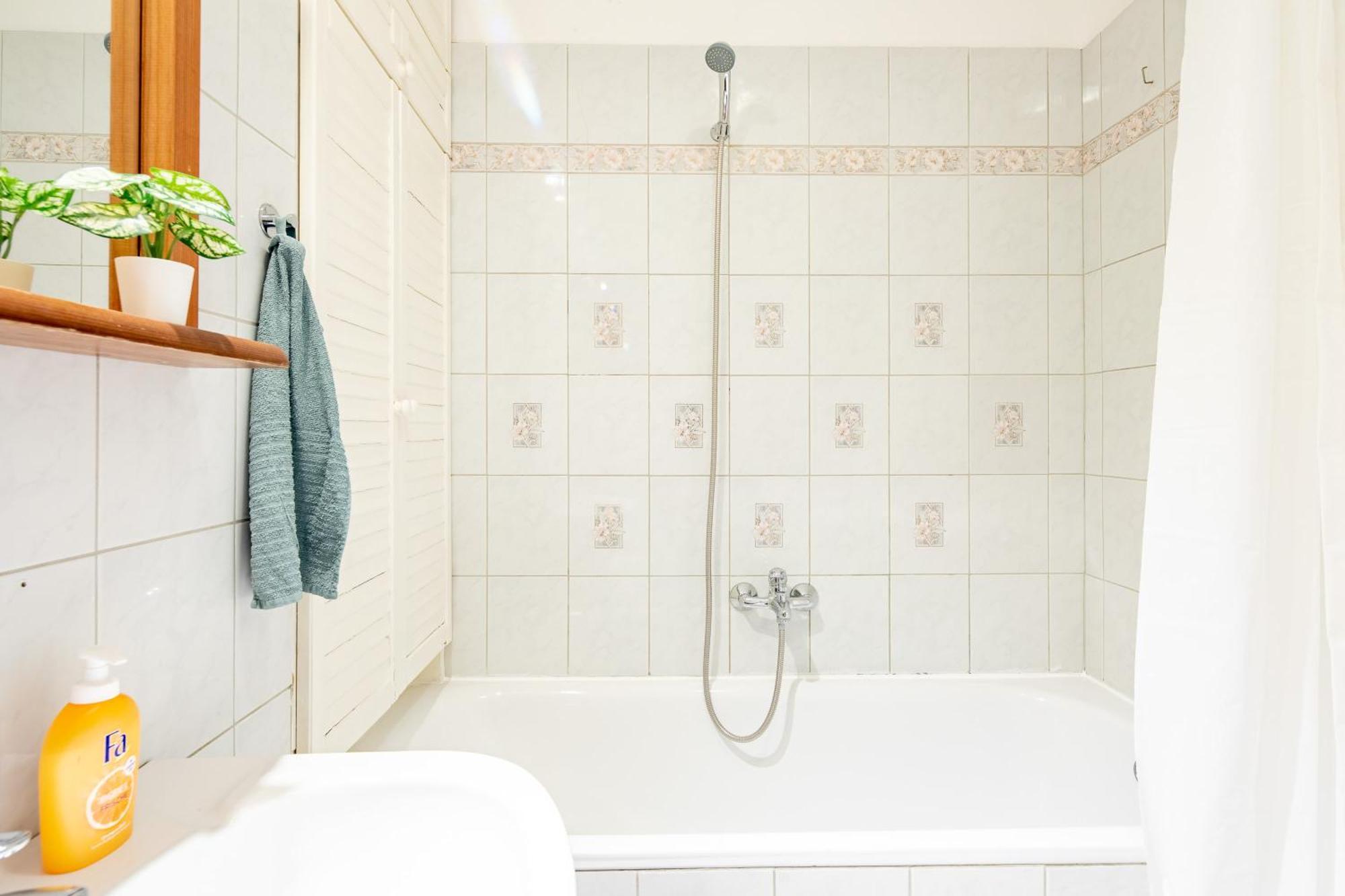 Free Parking - - Comfy Apartamento *