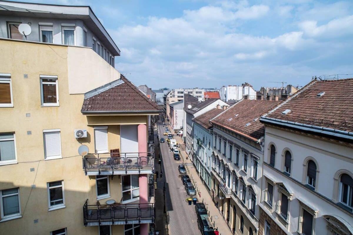 Apartamento 4-room With Aircon And Balcony Free Parking