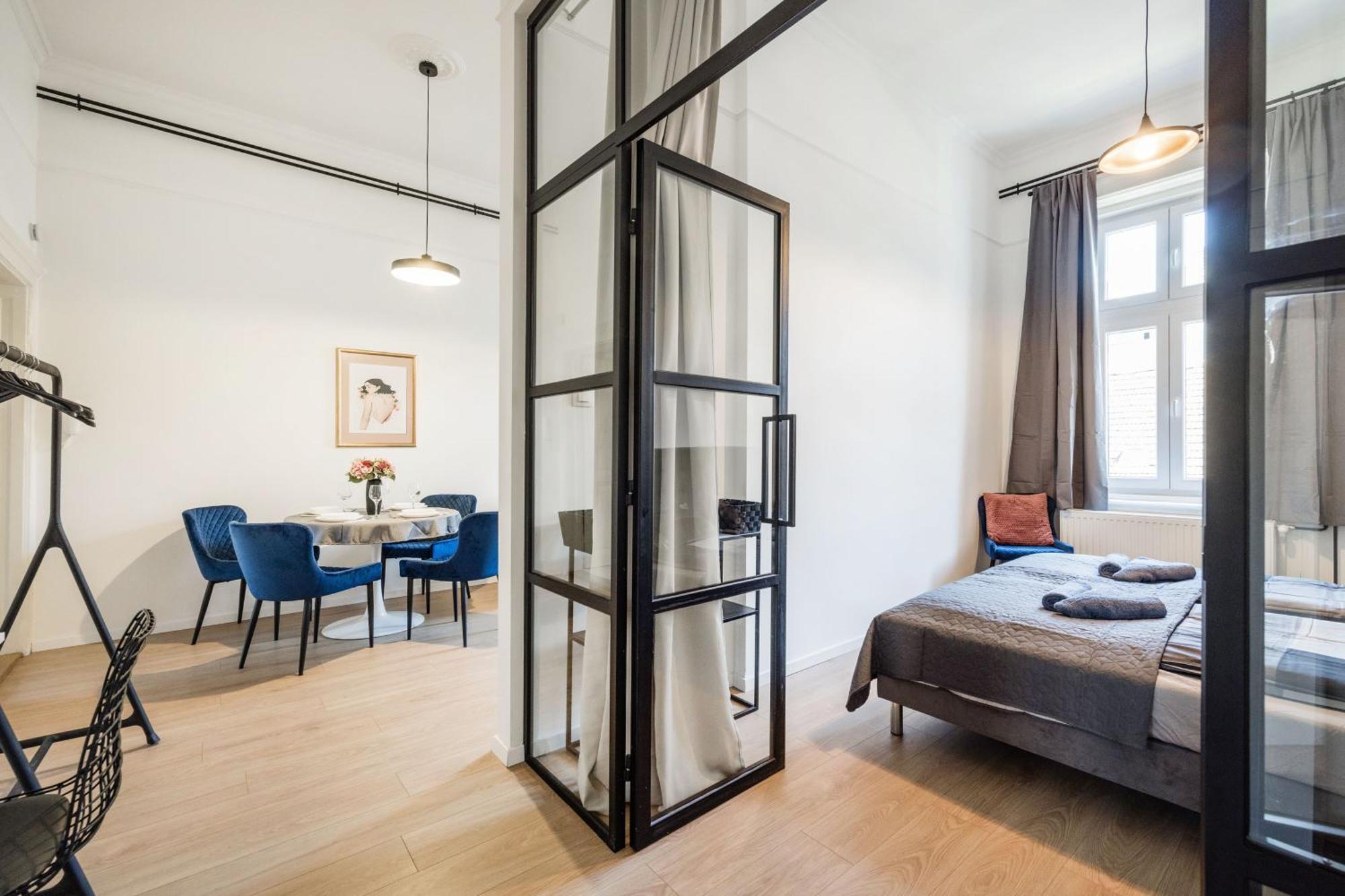 Downtown Comfort - Work, Relax, Explore
