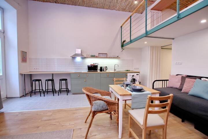 Canga Downtown For 6ppl, Balcony, Projector Appartamento