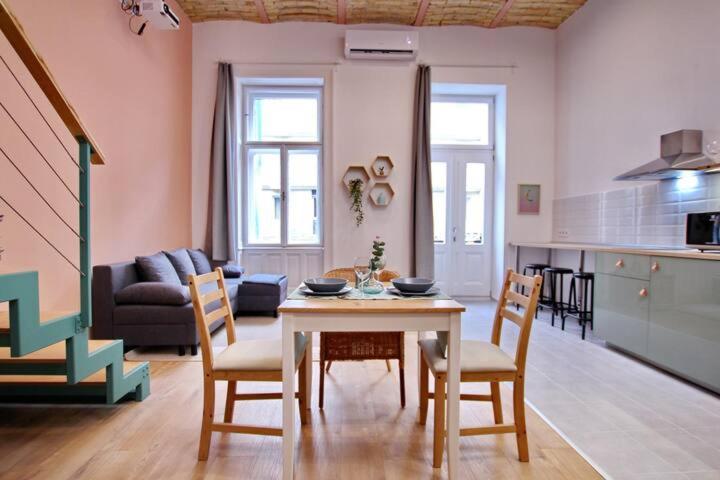 Canga Downtown For 6ppl, Balcony, Projector Appartamento