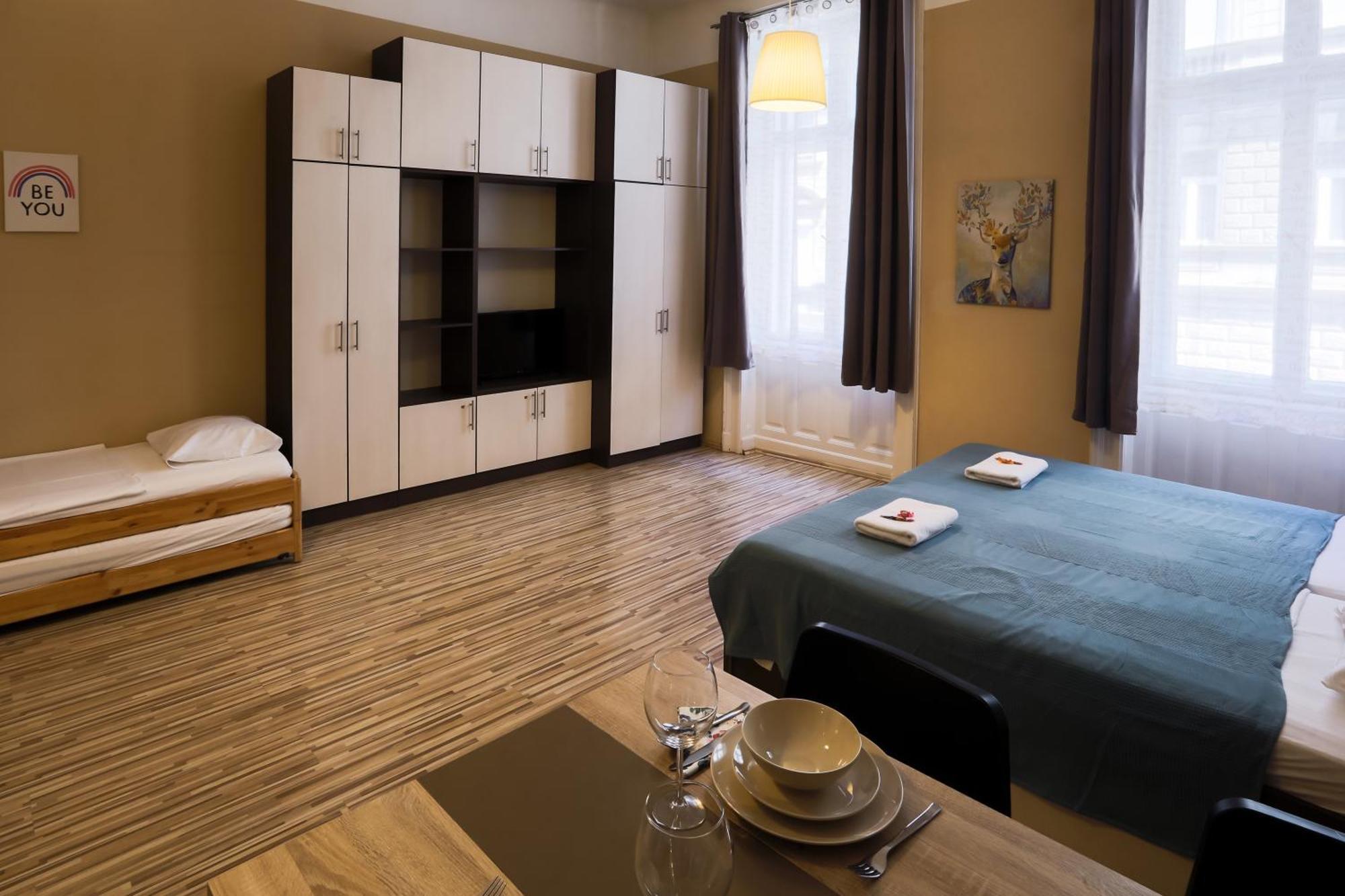 East Station Apartamento *
