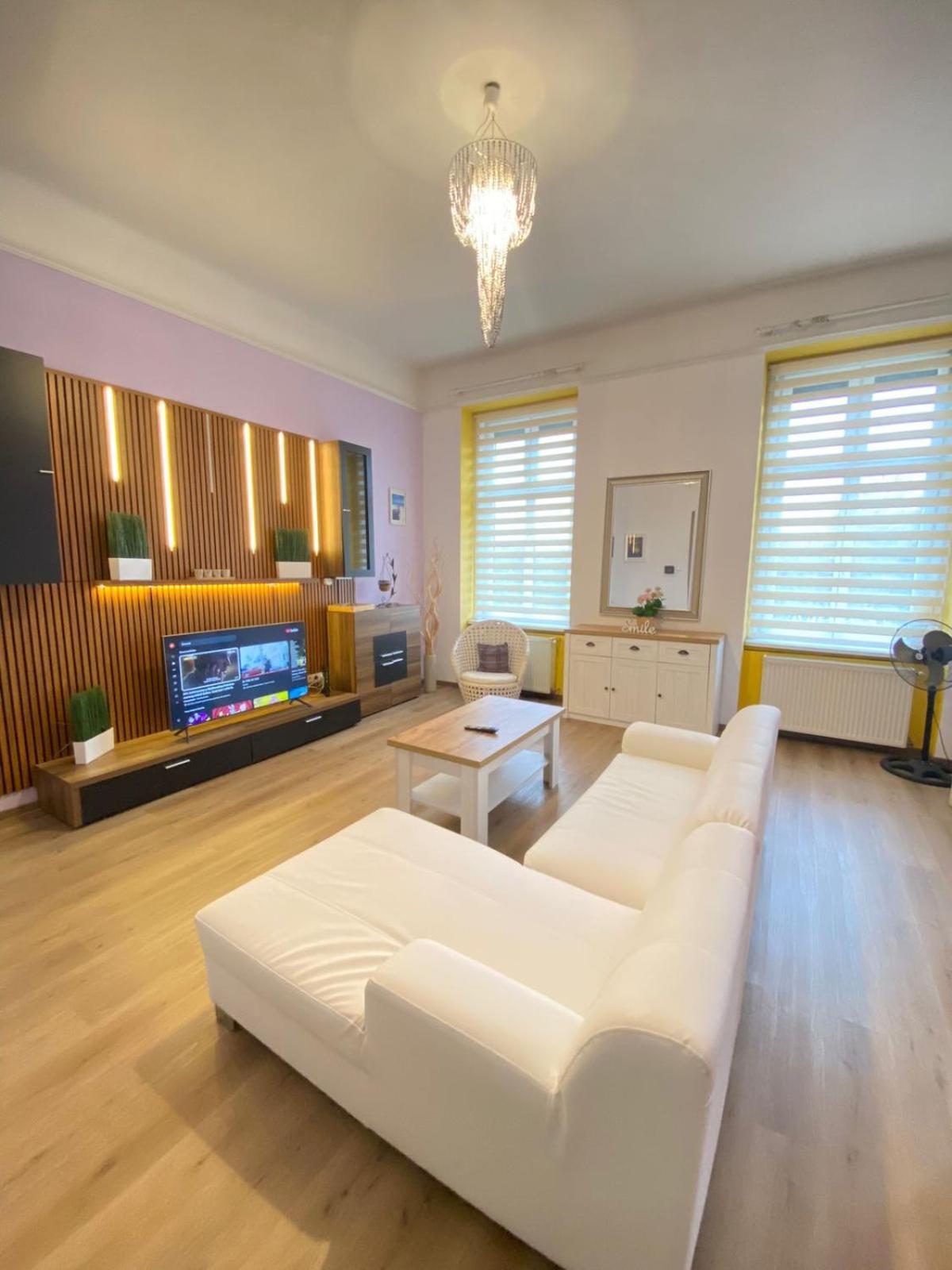 Park Danubes View Market Apartment *