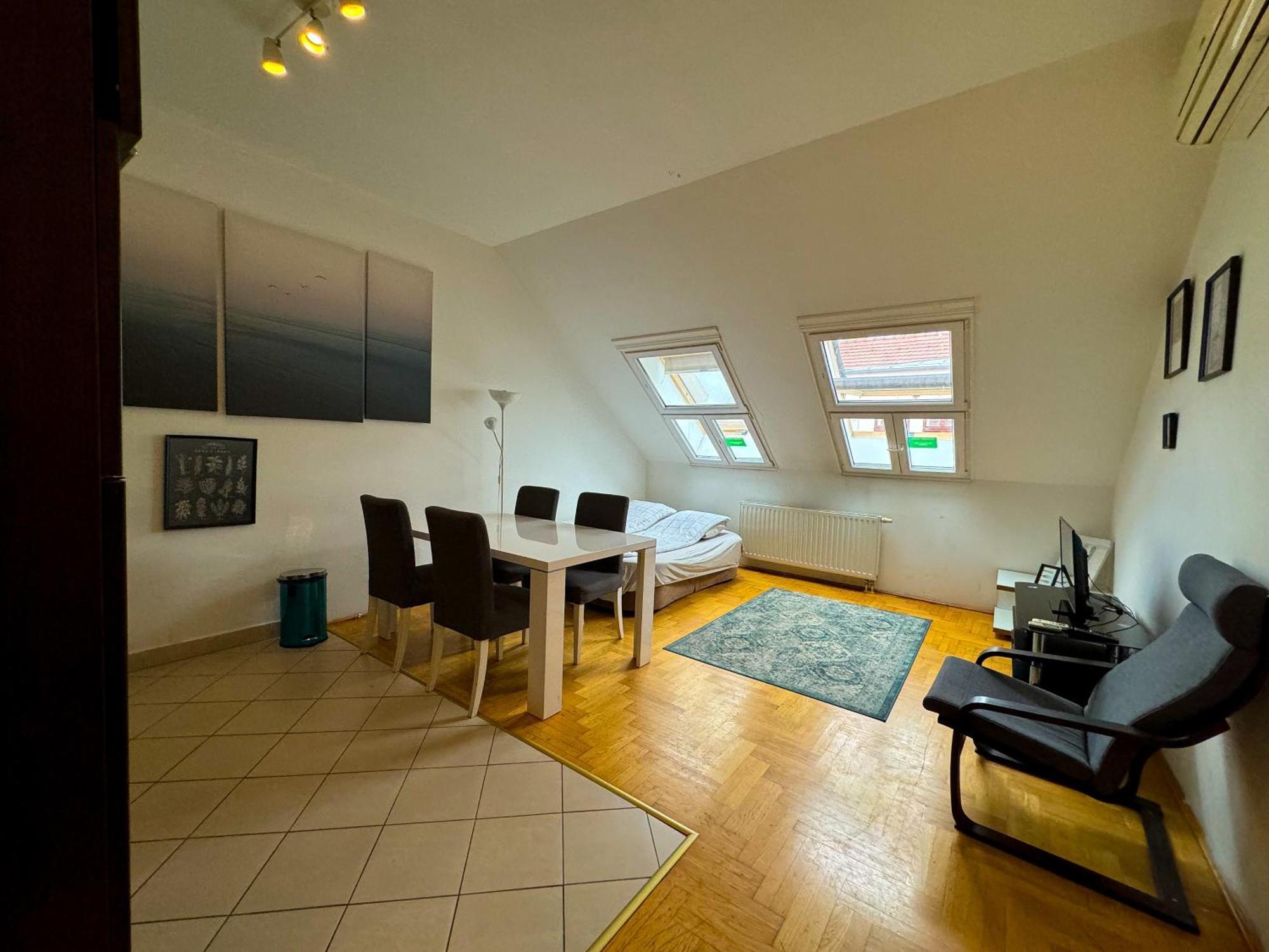 Downtown Family Apartment