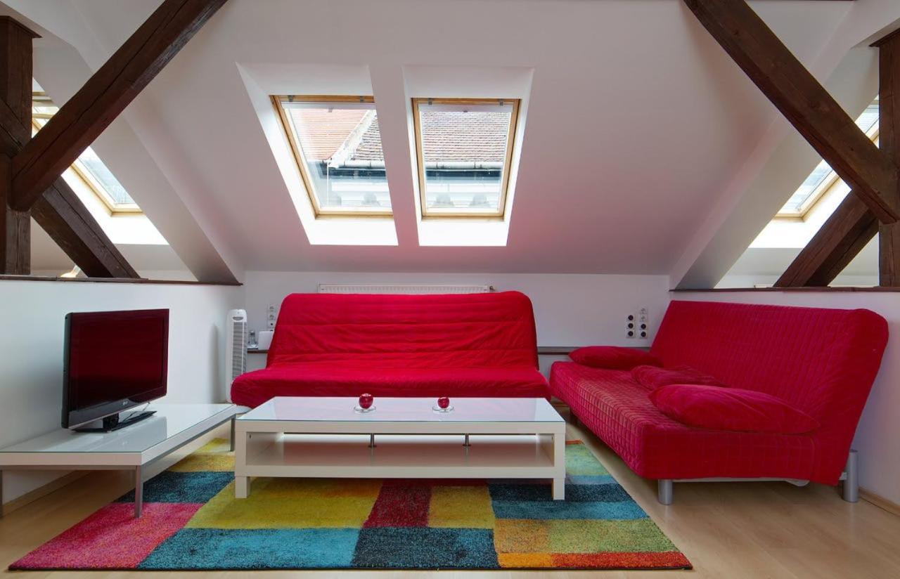Apartment Charm In Budapest's Bustling 6th District Budapest