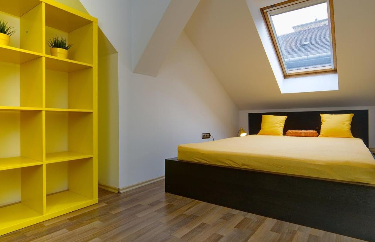 Apartment Charm In Budapest's Bustling 6th District