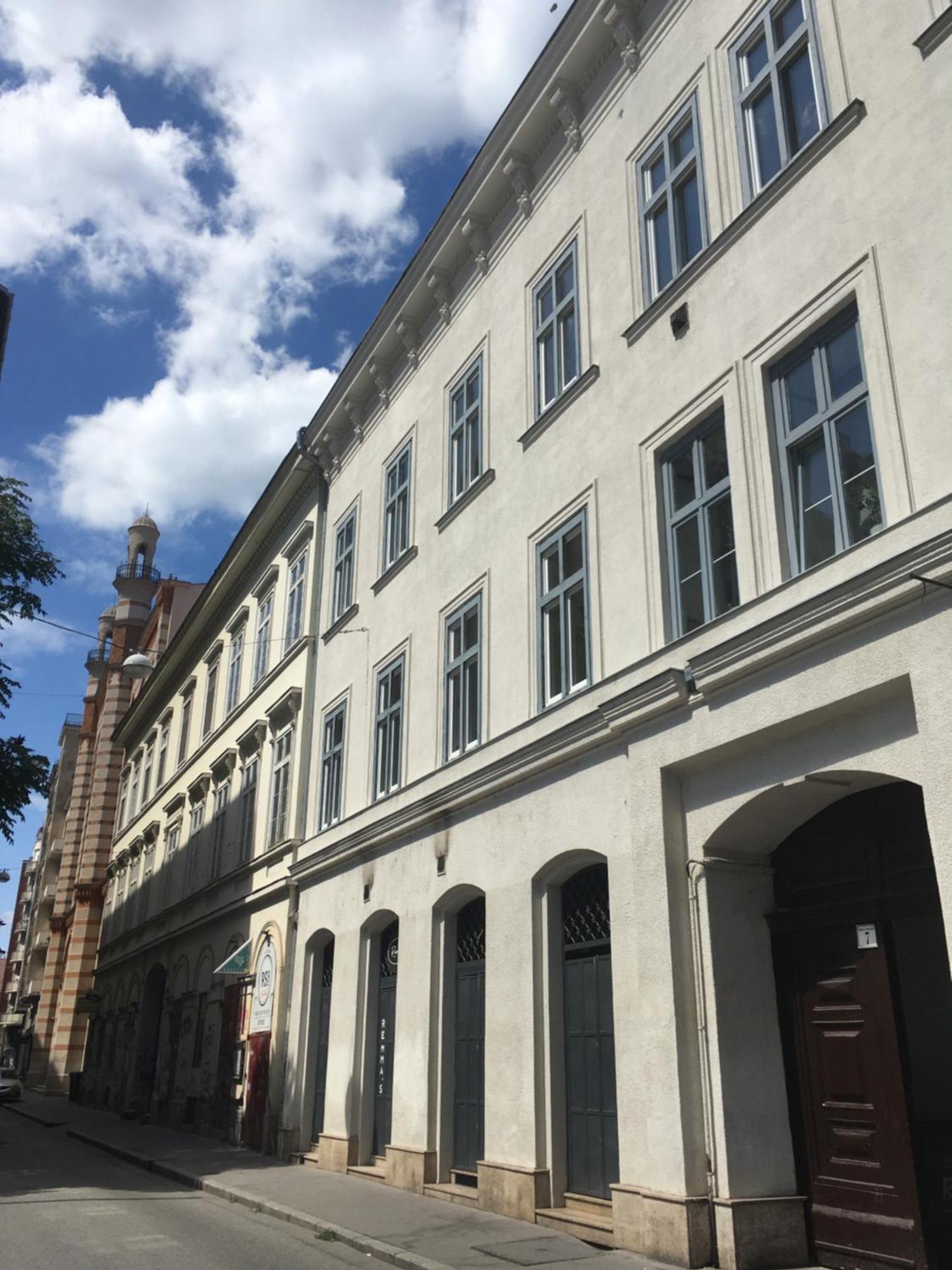 Centerpoint R7 Budapest