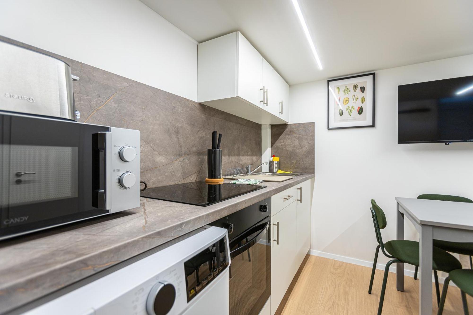 Cute Gallery Flat In Budapest, Summer Appartamento