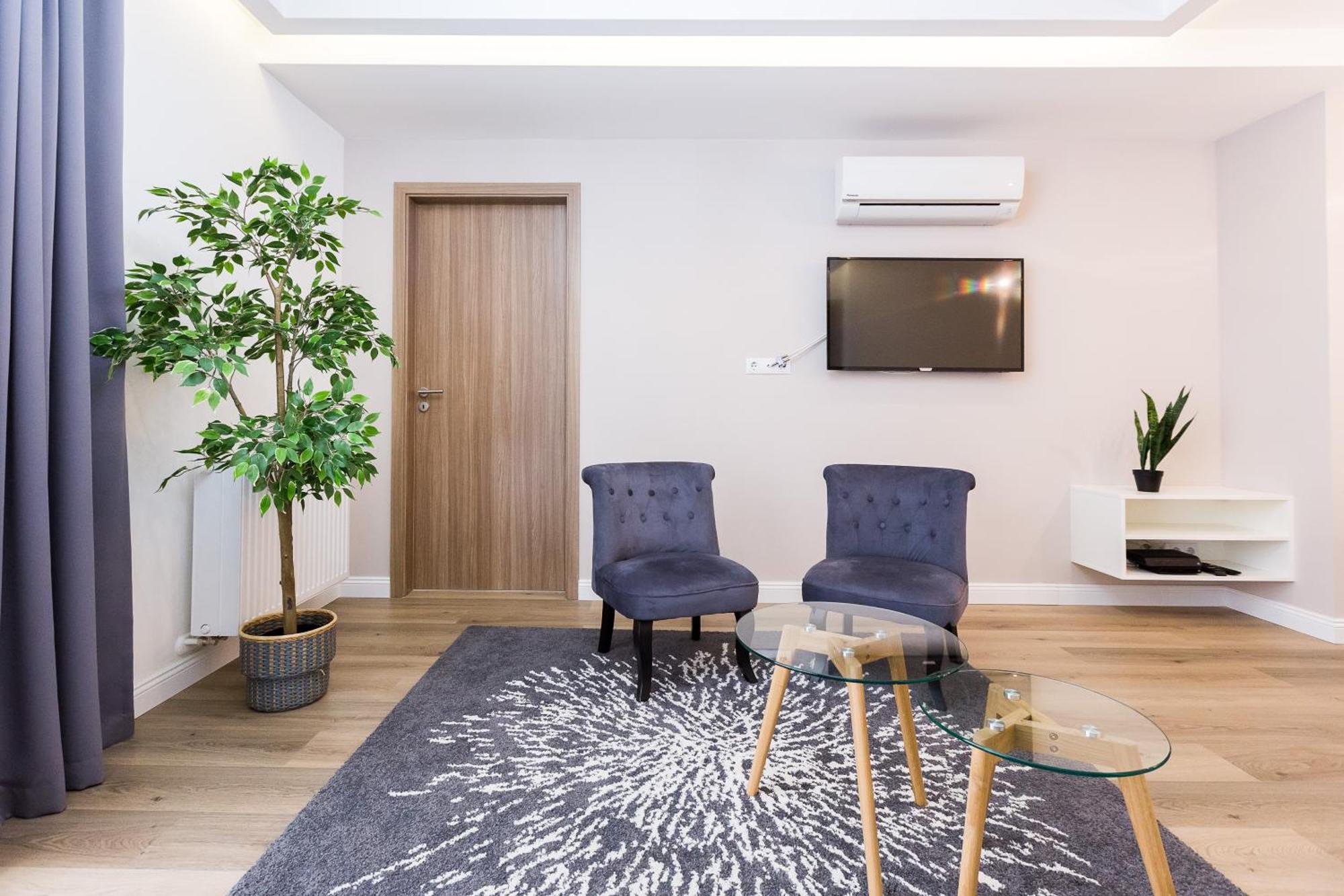 Swu Broadway Guest house 4*