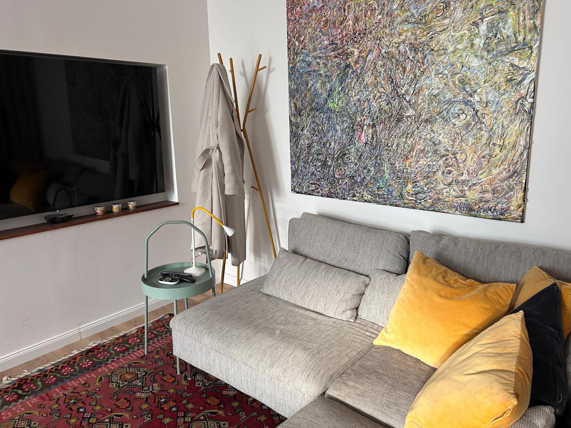 Stylish 2br In Excellent Location Lägenhet
