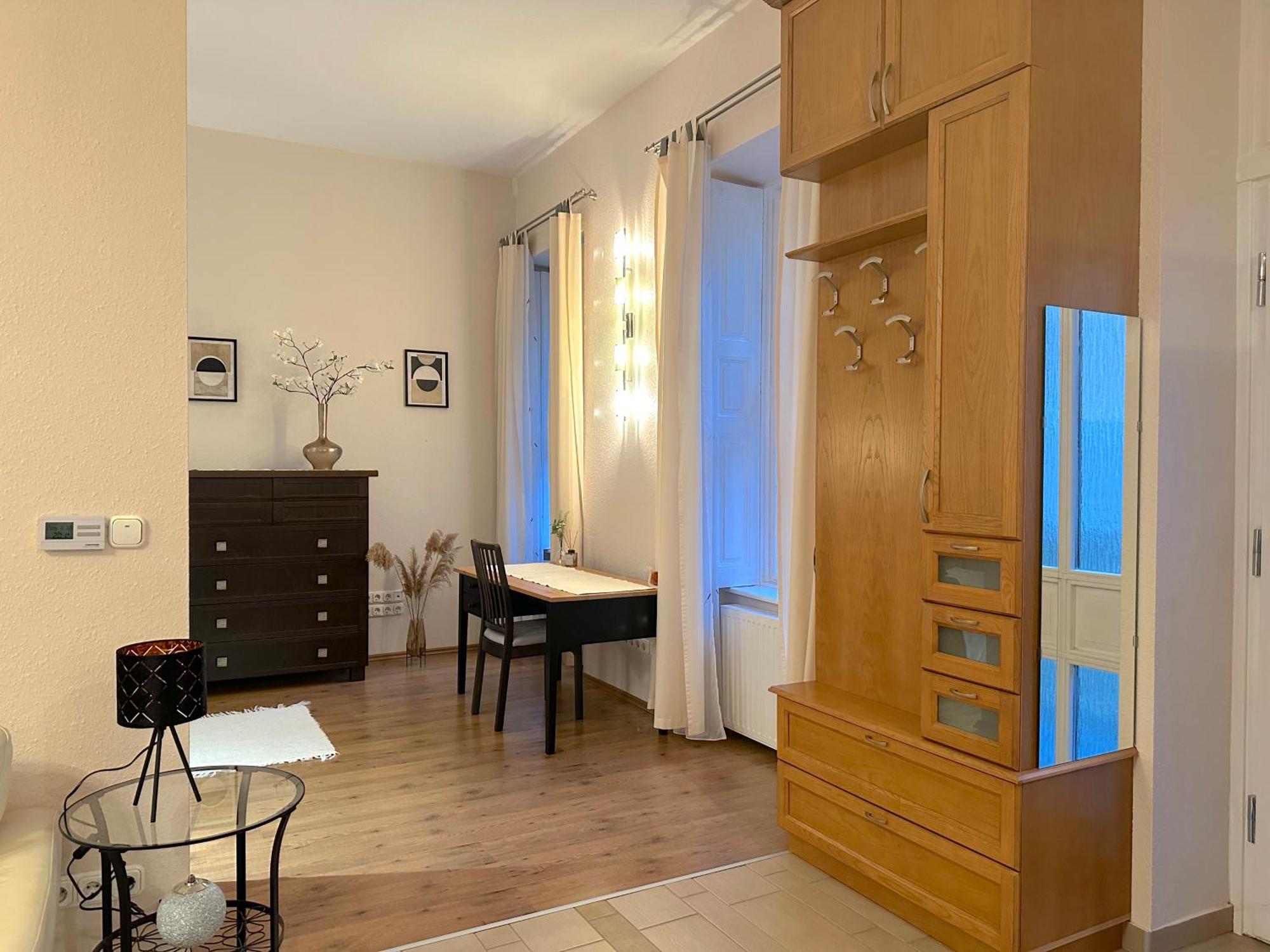 Heart Of The Cozy Corner With Free Parking & Ac Appartement