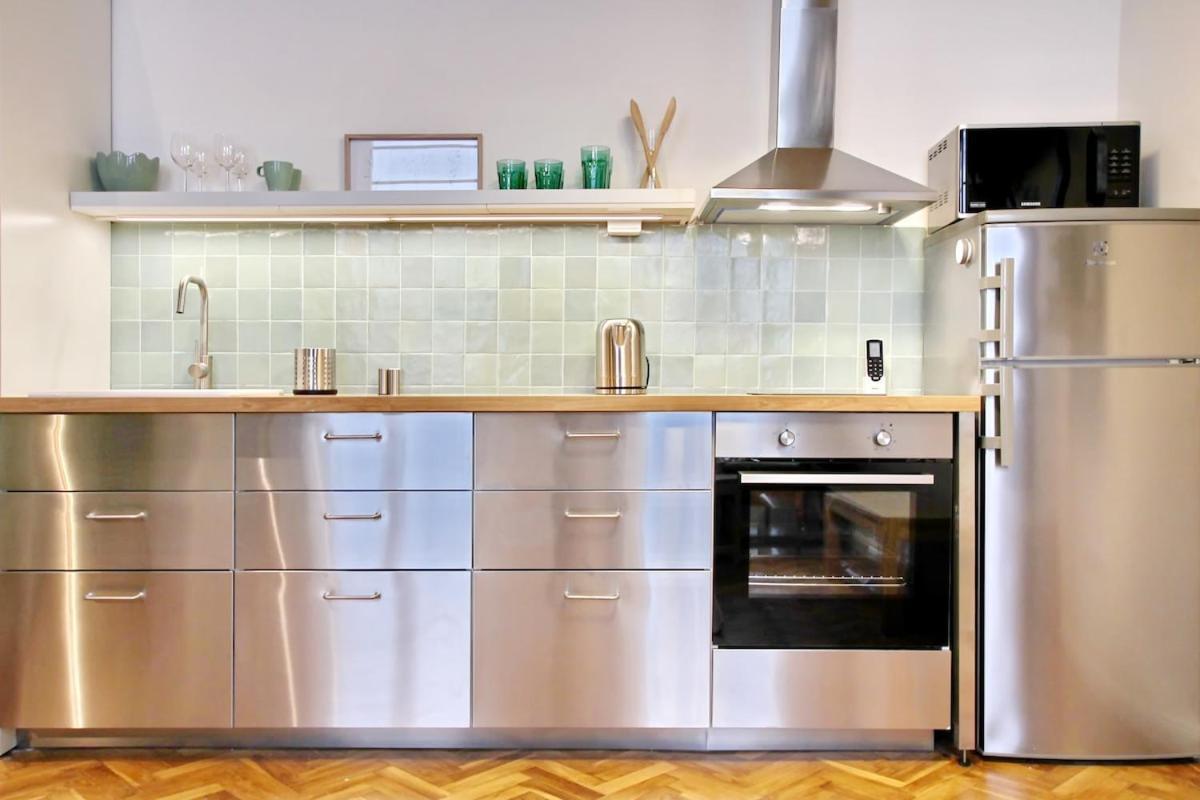 Modern W Free Parking, Projector,netflix Appartement