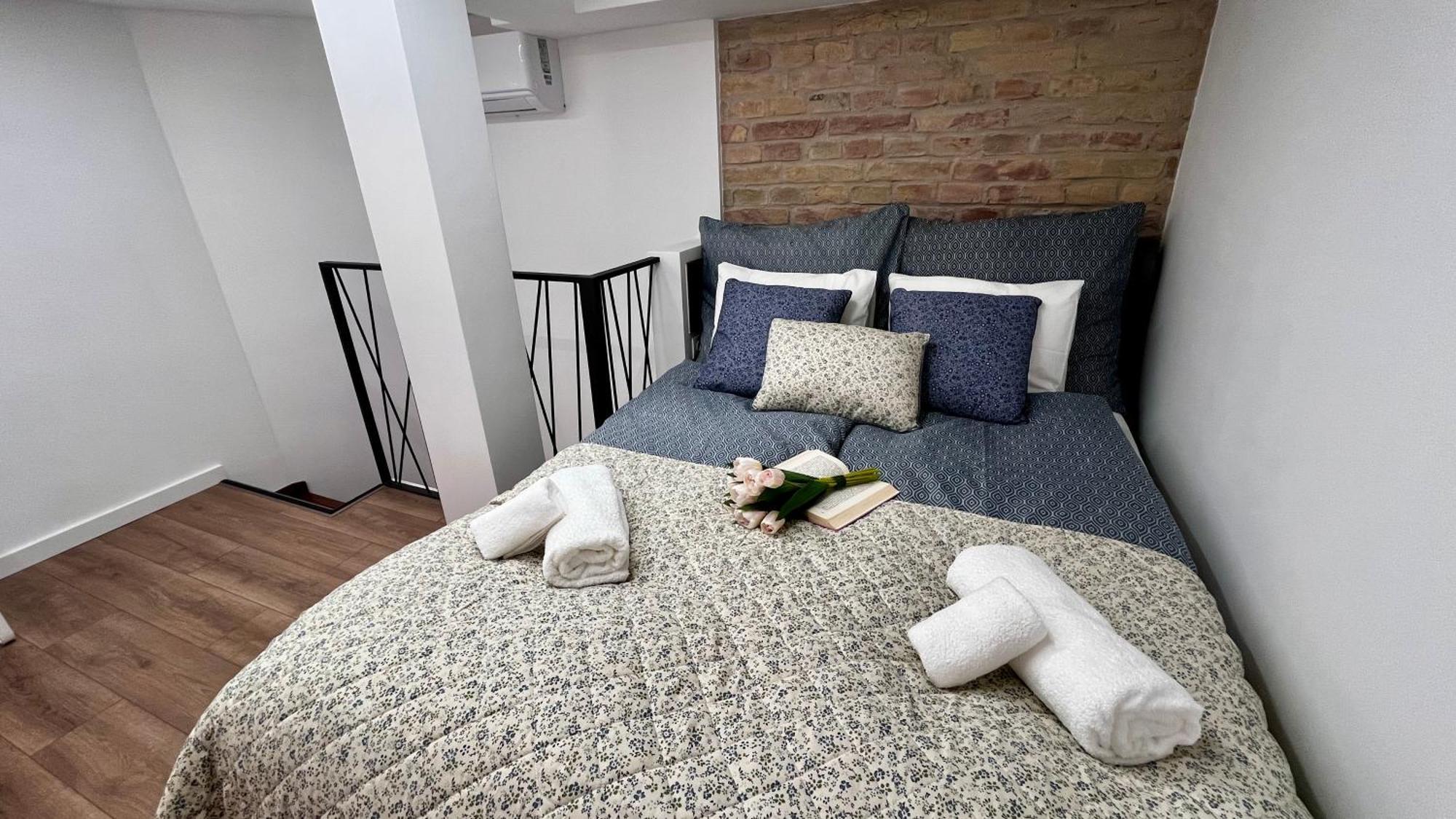 Carina Duplex Apartment- Near Nyugati Metro Line 3 Budapest