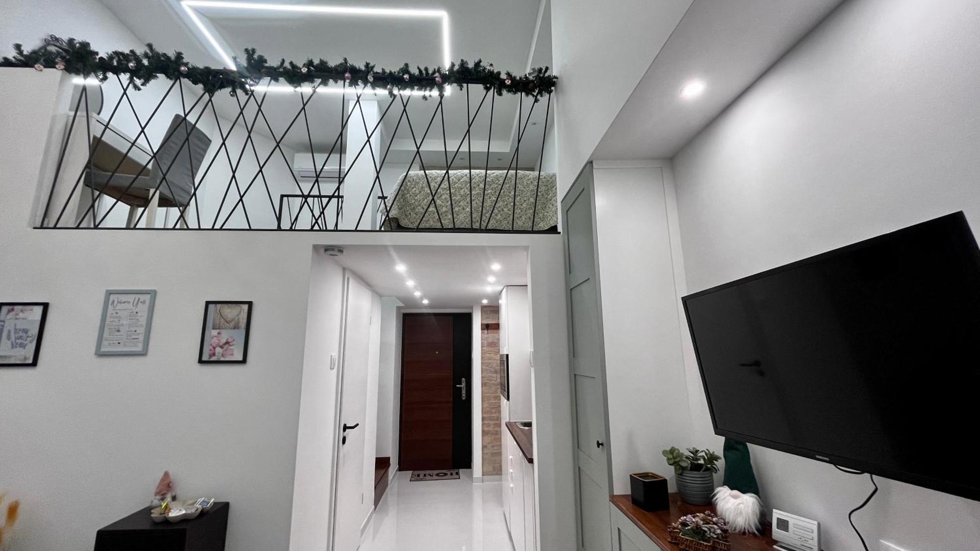 Appartement Carina Duplex Apartment- Near Nyugati Metro Line 3 *