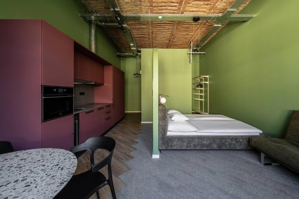 A50-balcony-designer No 2 Apartment *