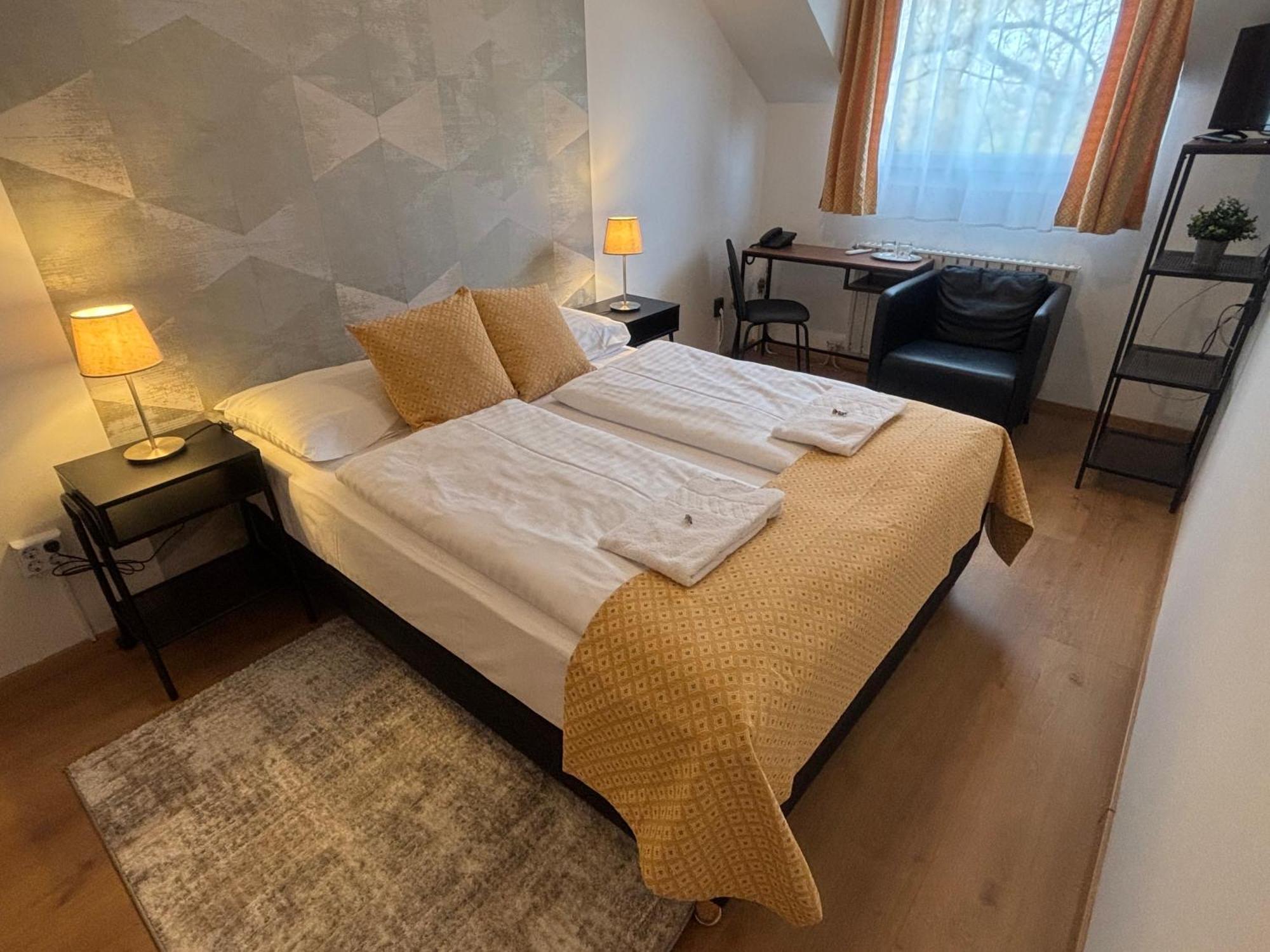 Hotell Gloria Center 3*