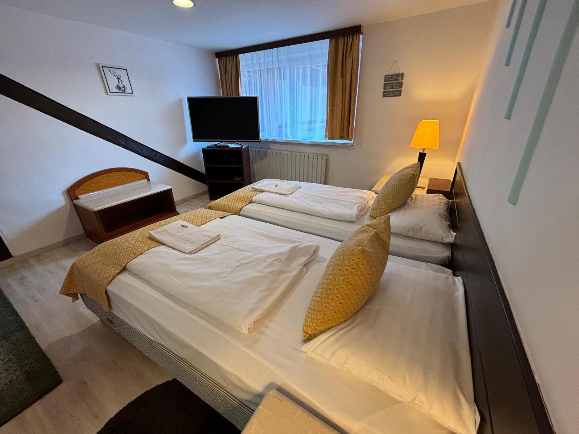 Hotell Gloria Center 3*