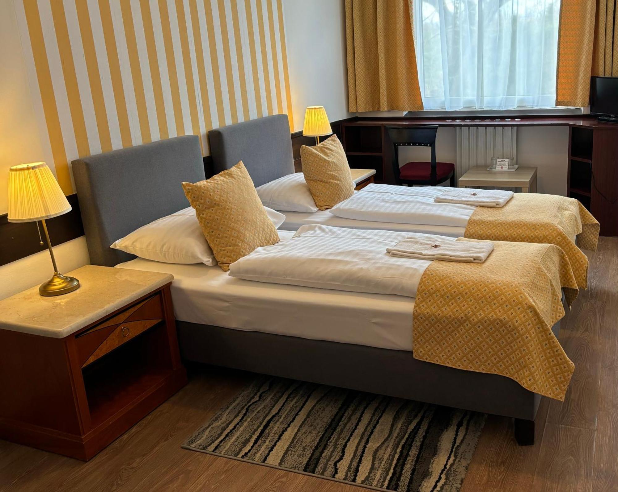 Gloria Center 3* Budapest
