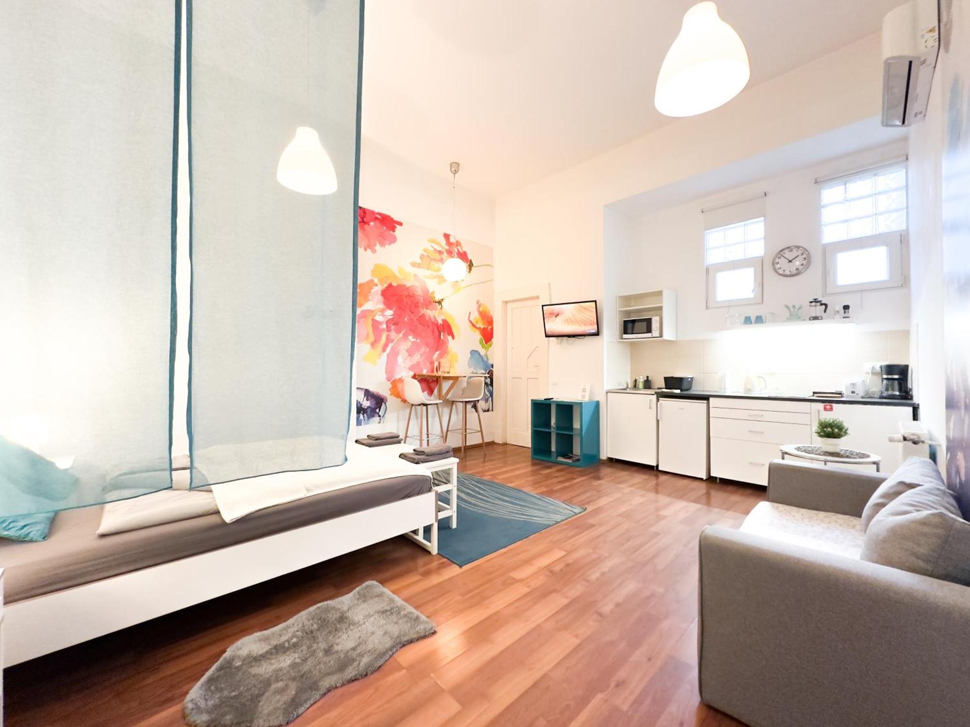 Charming - Flora's Apartman *