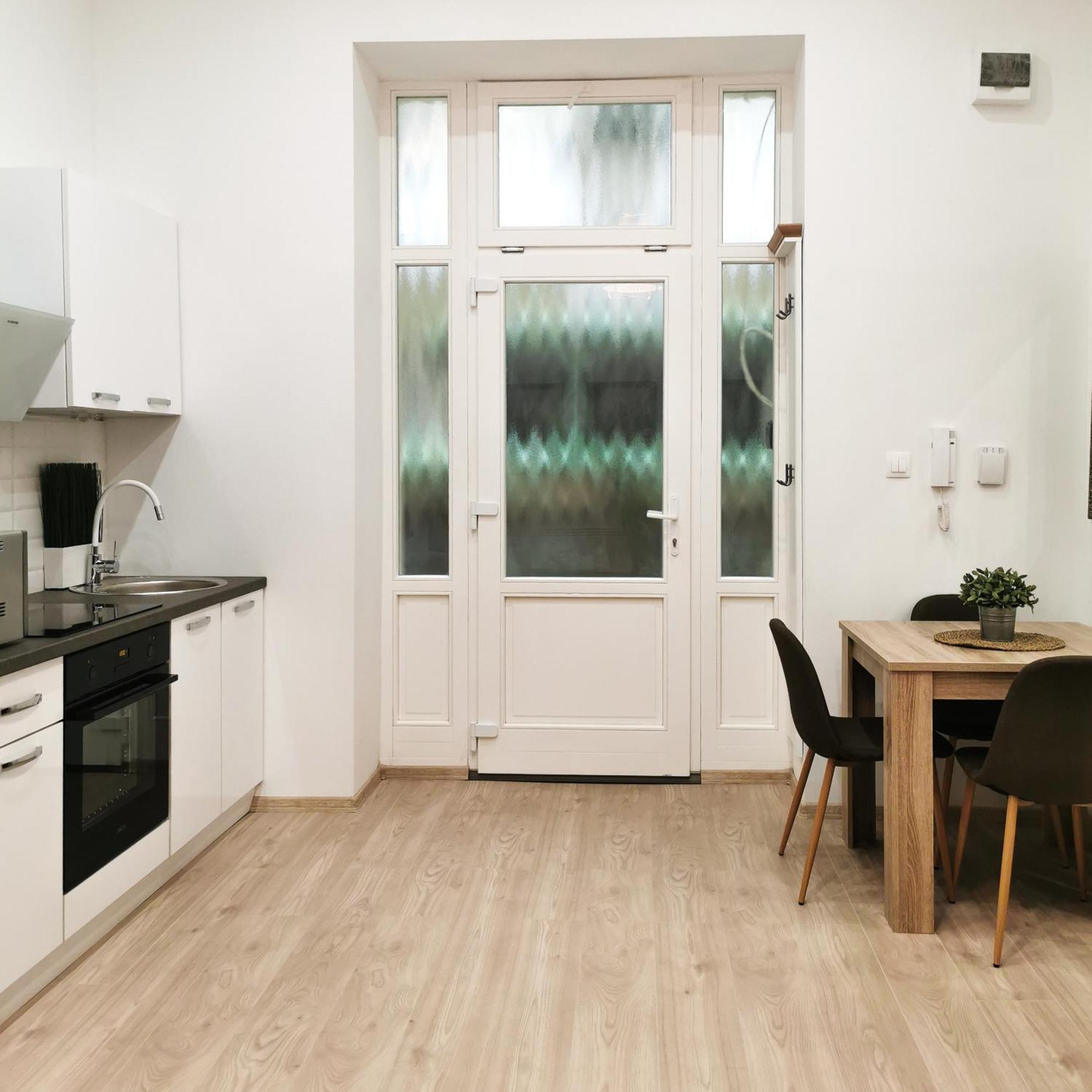 Szep Large Apartamento