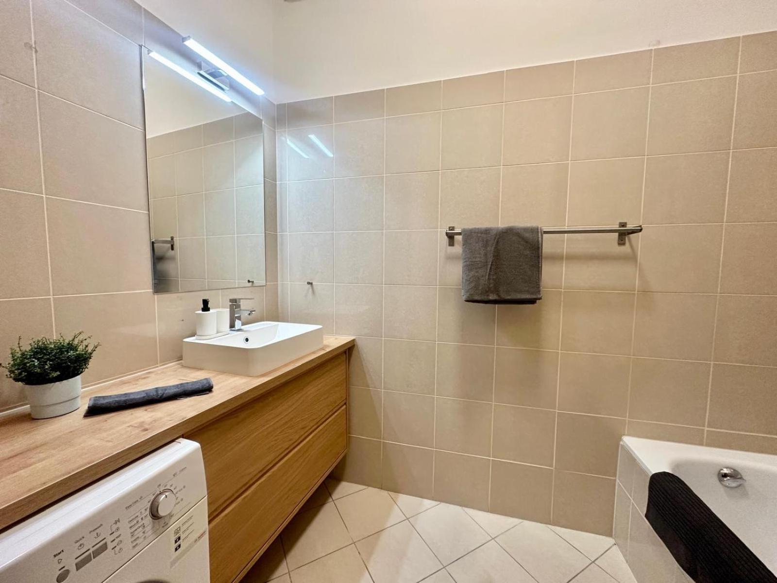 Design By Chivi In Gozsdu #freeparking Apartmán