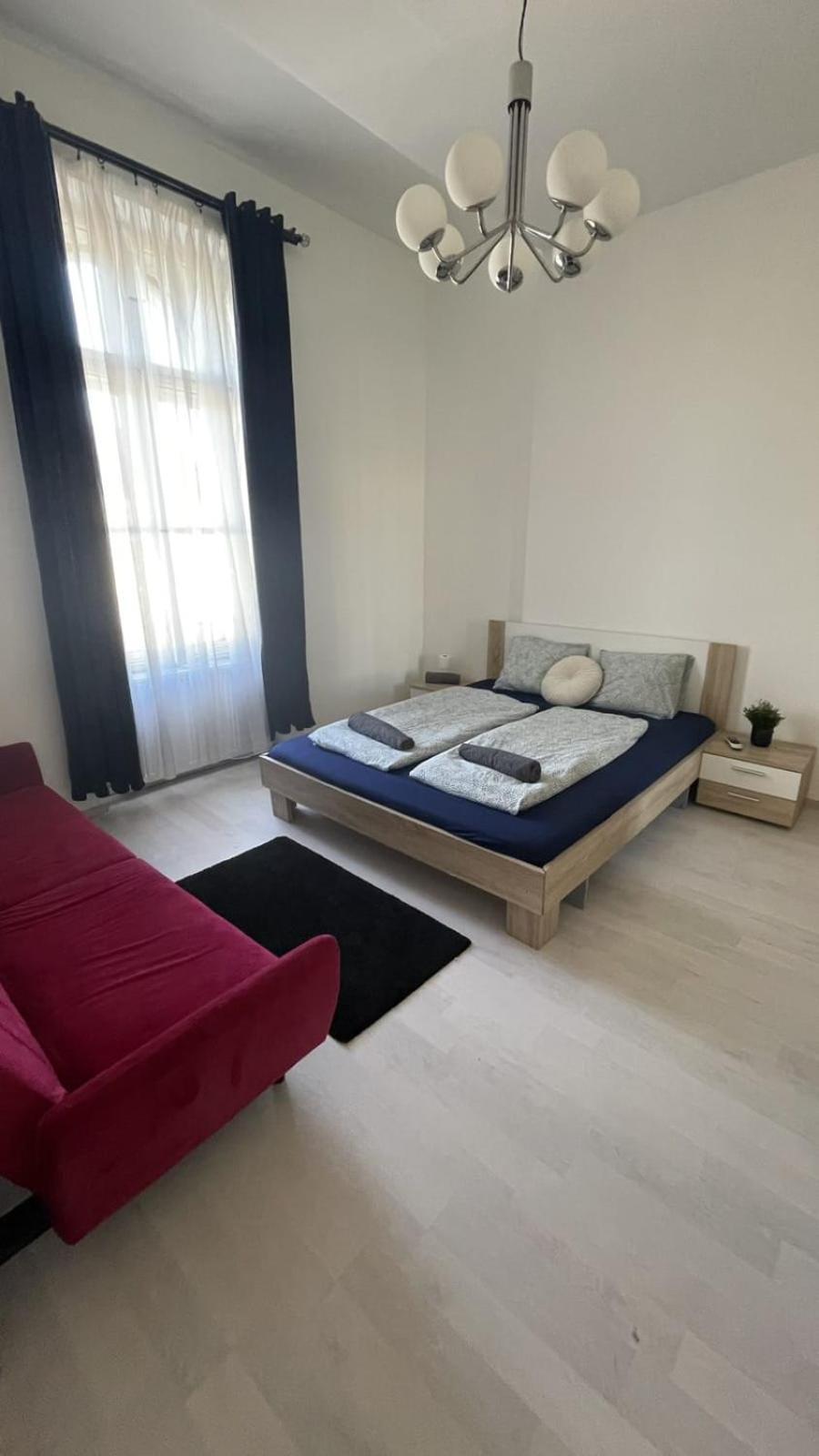 Designer Andrassy Ostello